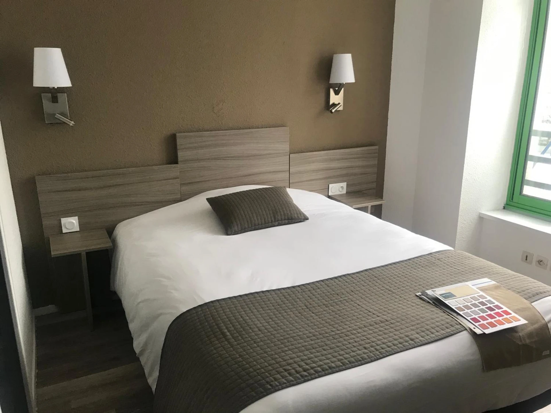 Chambre disponible pour un séminaire d'entreprise à Contact Hôtel du Champ de Mars de Saint-Brieuc - Saint-Brieuc