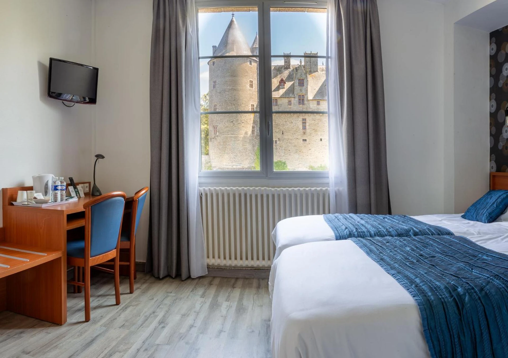 Magnifique chambre pour un séminaire d'entreprise à Hôtel Restaurant Du Château - Josselin