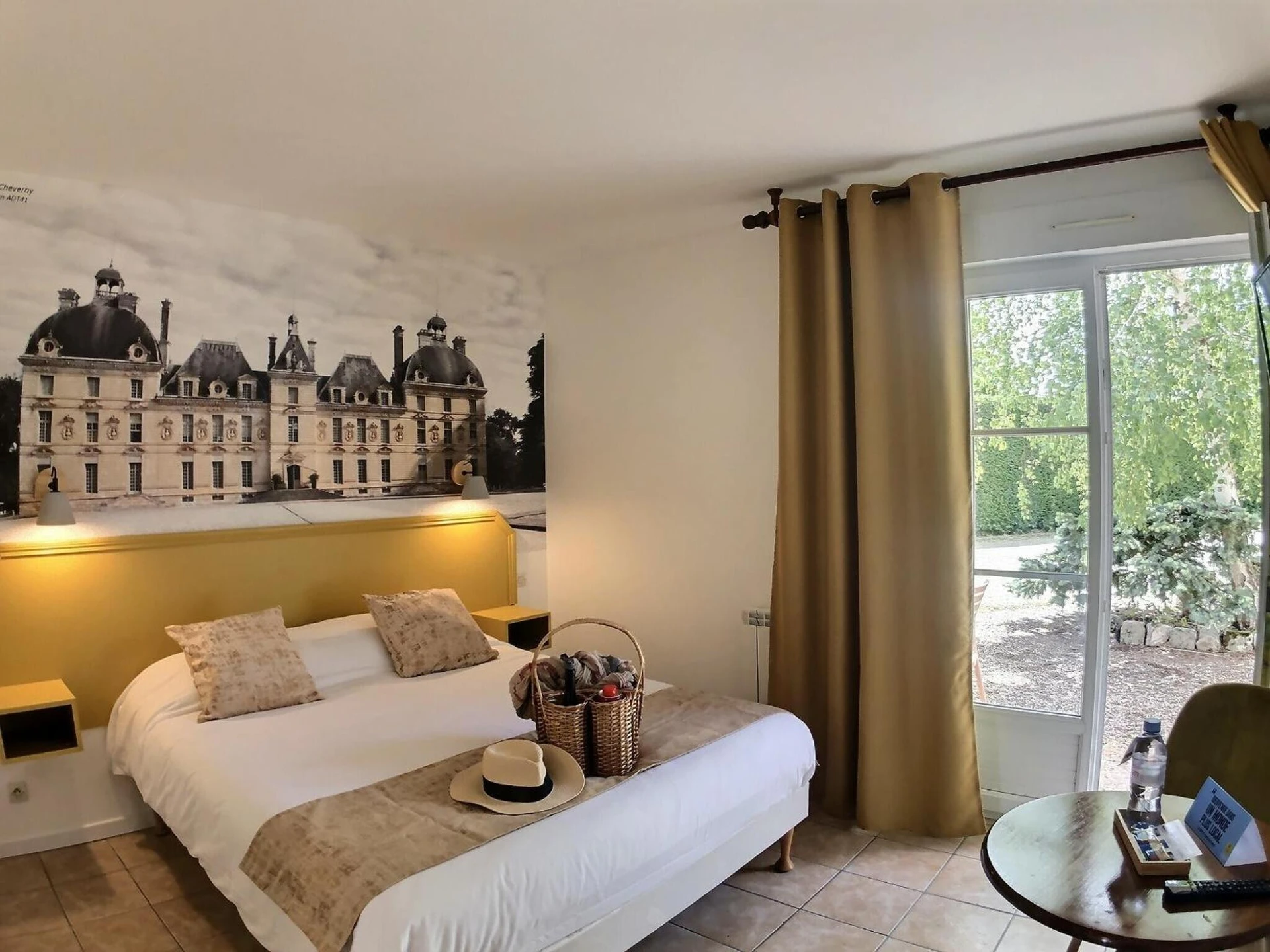 Chambre disponible pour un séminaire d'entreprise à Logis Hôtel du Château - Tour-en-Sologne