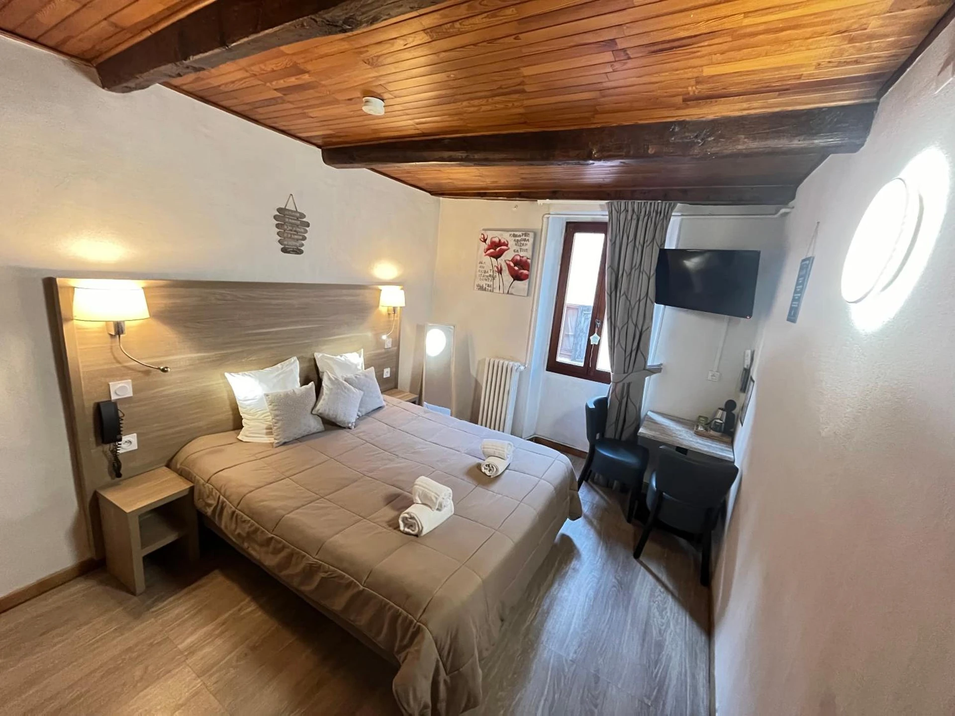 Organiser un séminaire d'entreprise : Hôtel Du Cheval Blanc Barcelonnette à barcelonnette