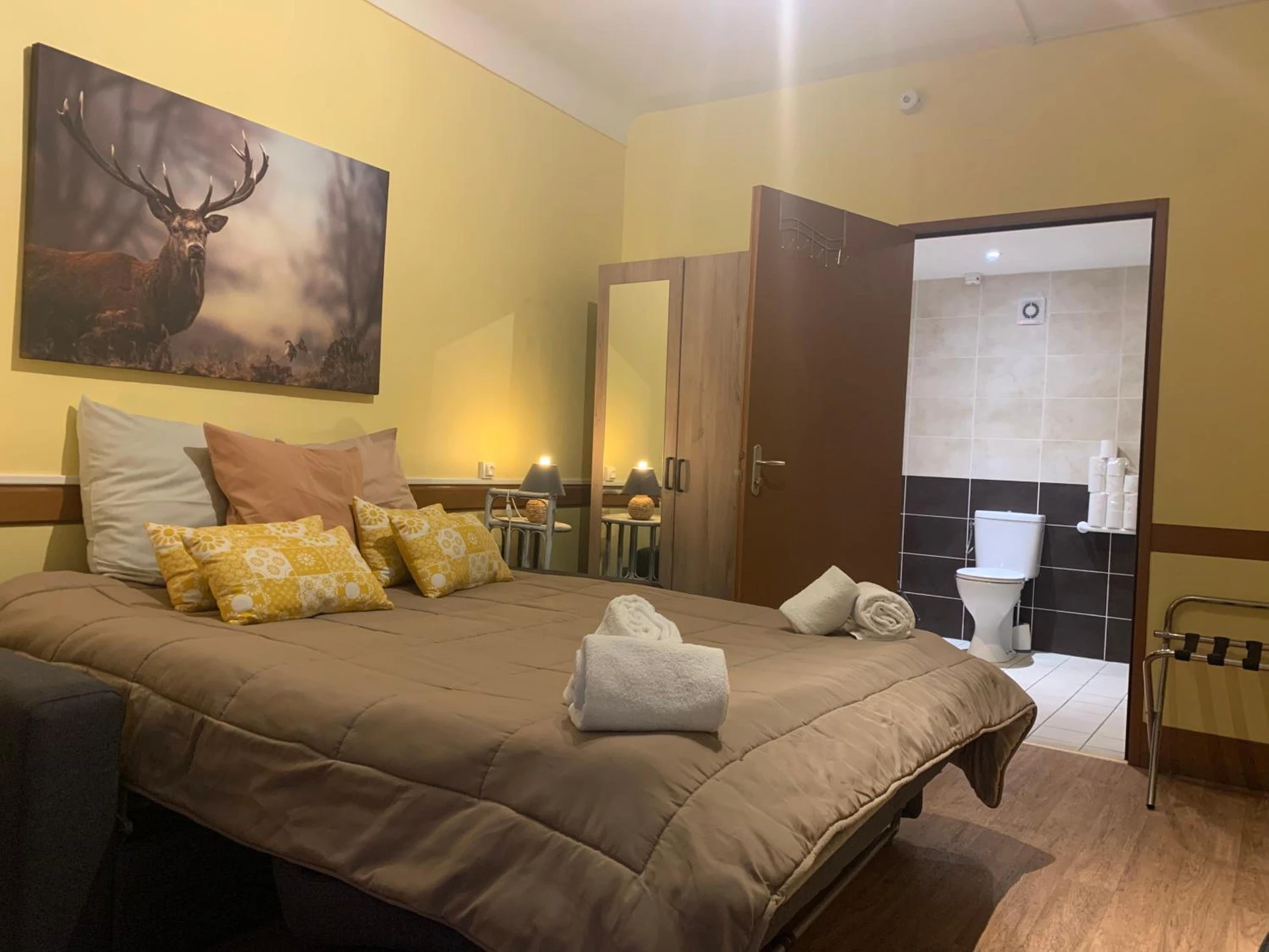 Chambre disponible pour un séminaire d'entreprise à Hôtel Du Cheval Blanc Barcelonnette - Barcelonnette