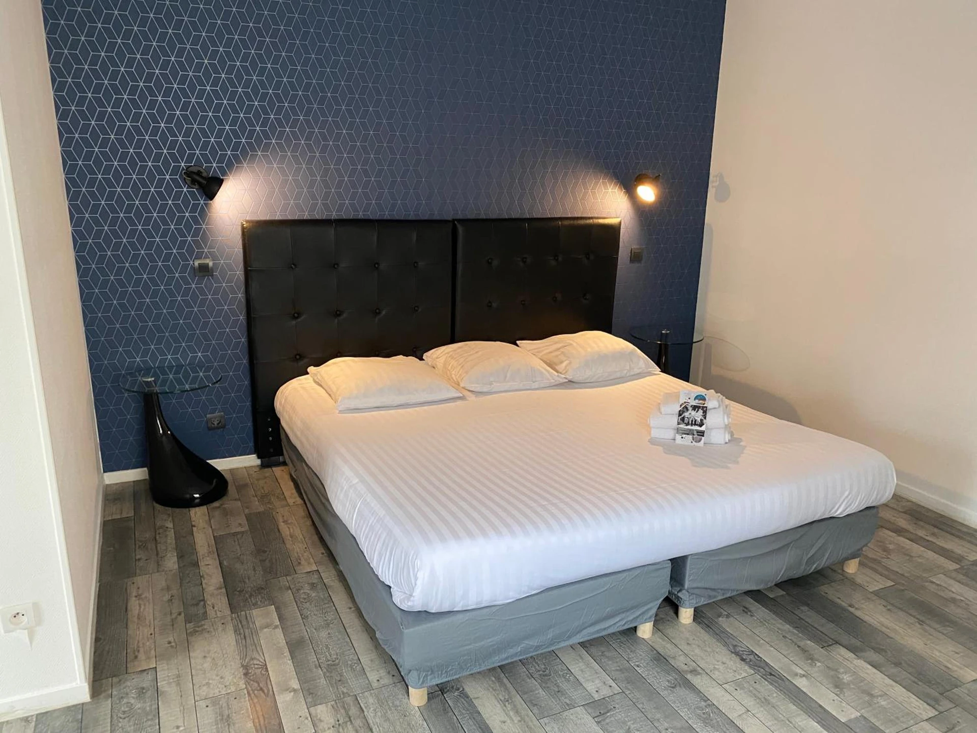 Chambre disponible pour un séminaire d'entreprise à Logis Hôtel du Cirque Troyes centre historique - Paris