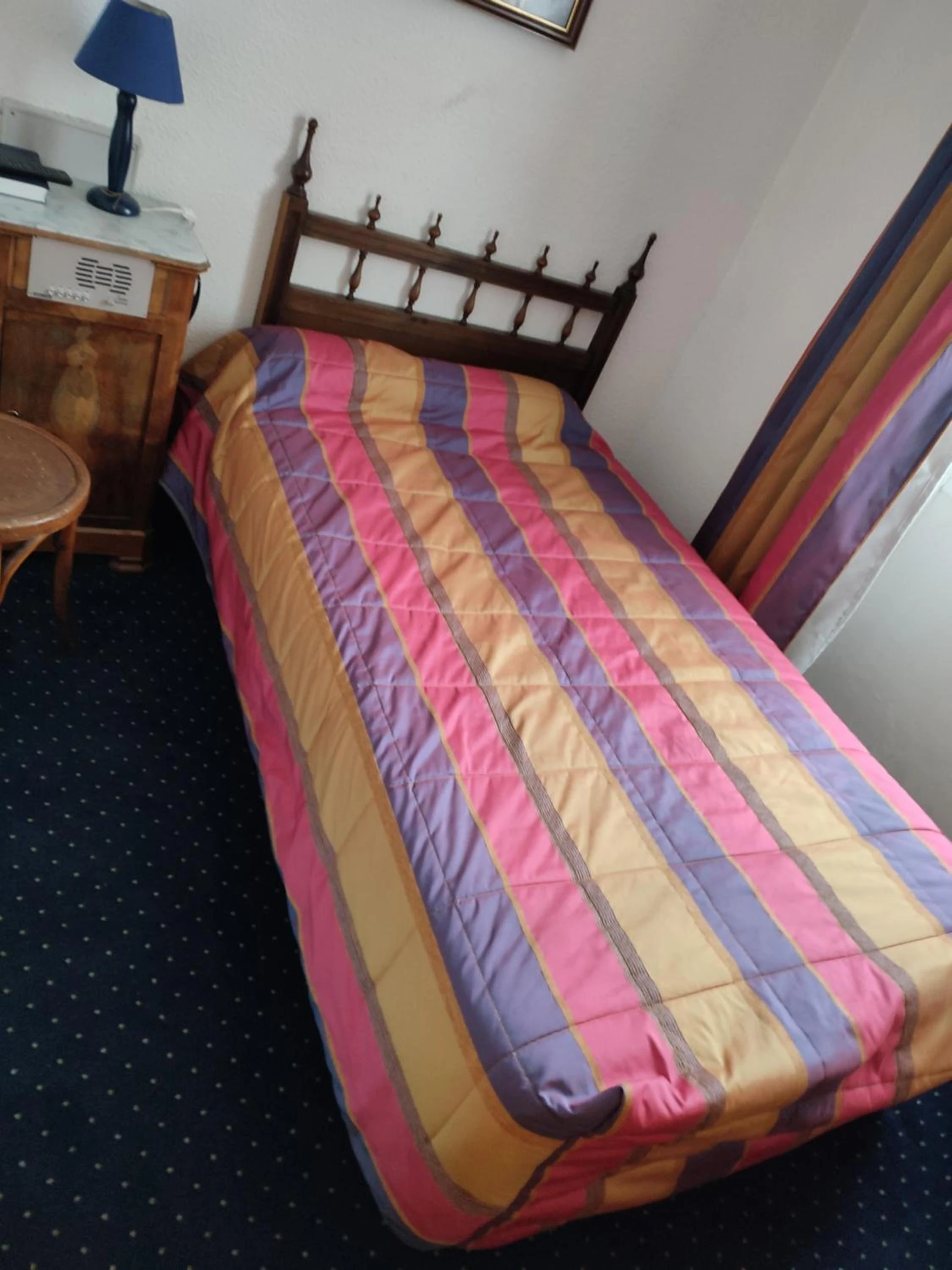 Chambre à Hotel du Commerce et de Navarre - Organiser un séminaire d'entreprise à Lourdes