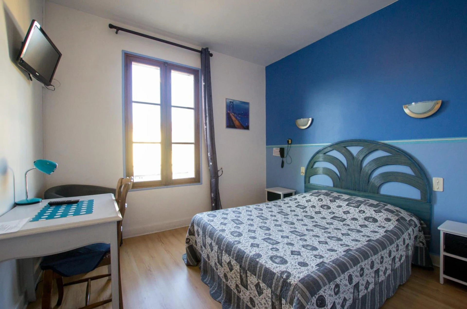 Chambre disponible pour un séminaire d'entreprise à Hôtel du Commerce - Millau