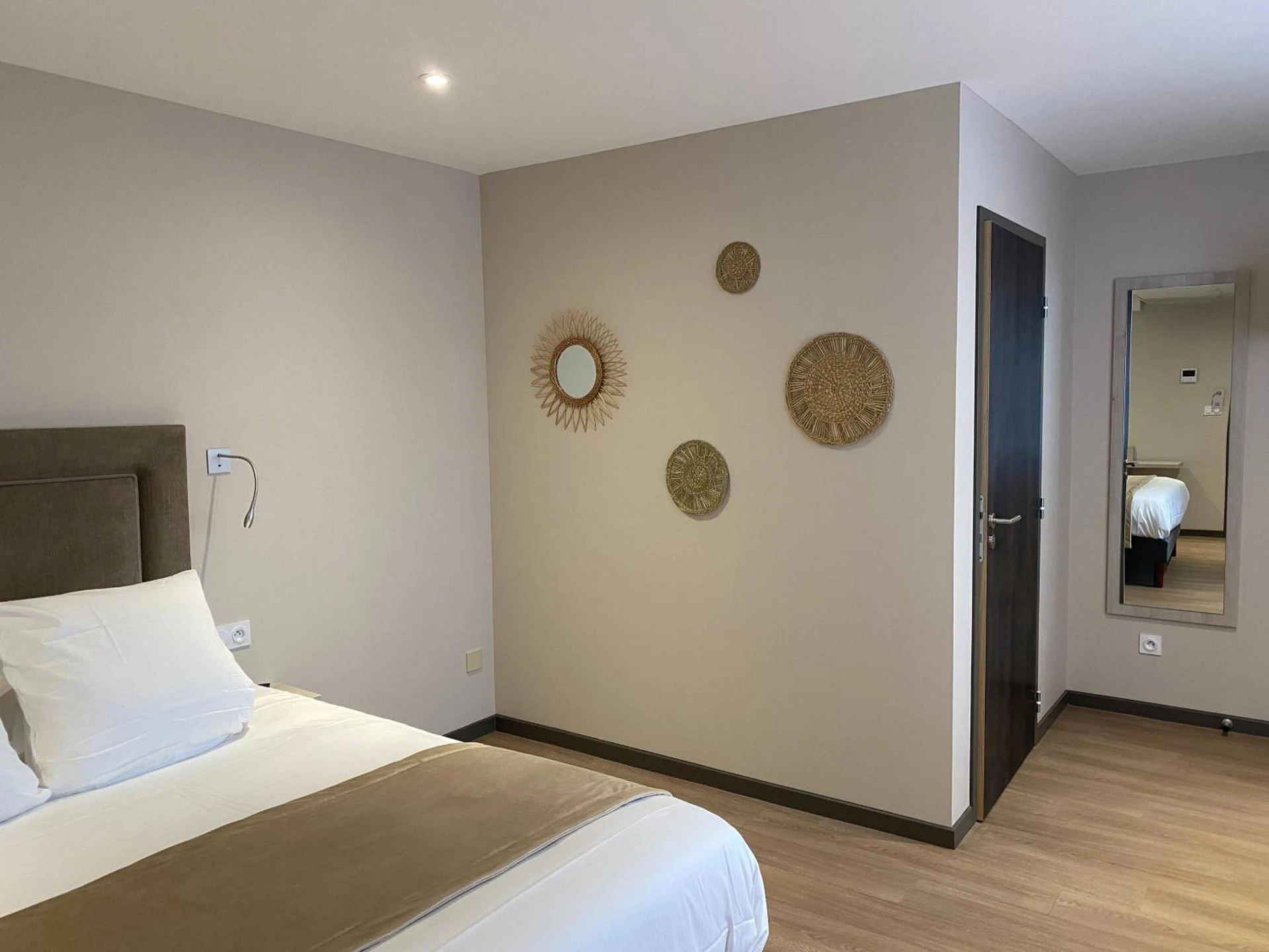 Magnifique chambre pour un séminaire d'entreprise à Hôtel du Commerce-restaurant au Couteau - Nogent