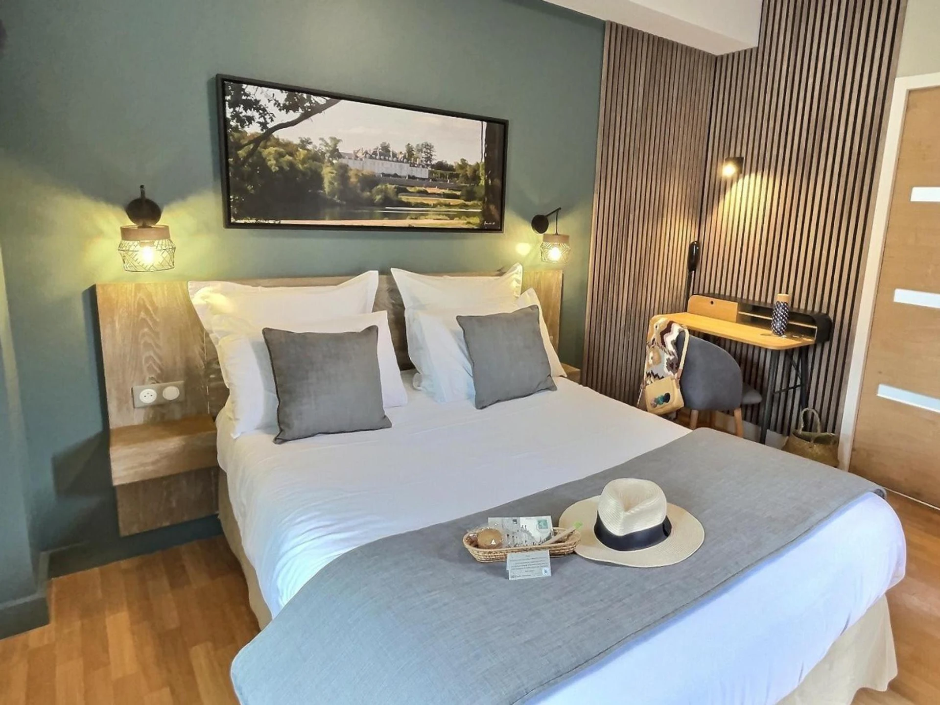 Chambre disponible pour un séminaire d'entreprise à Logis Hôtel du Cygne - Bracieux