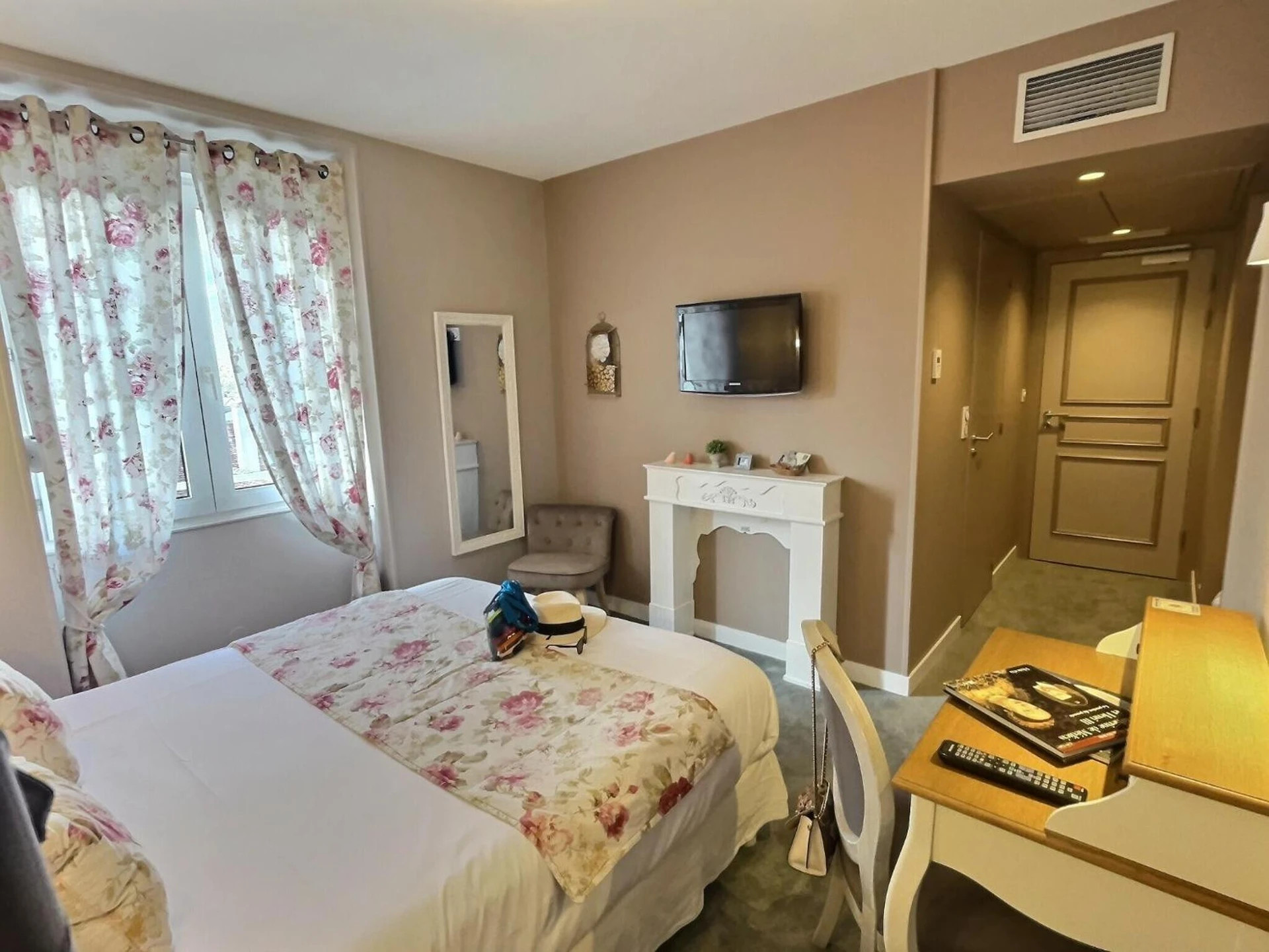 Chambre disponible pour un séminaire d'entreprise à Logis Hôtel du Cygne - Bracieux