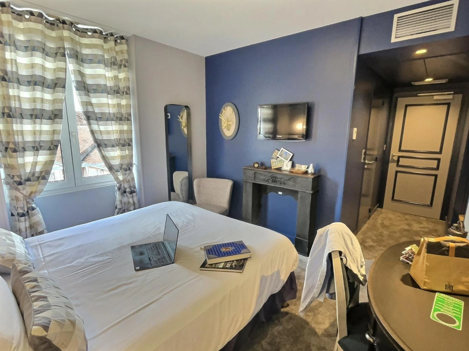 Chambre disponible pour un séminaire d'entreprise à Logis Hôtel du Cygne - Bracieux