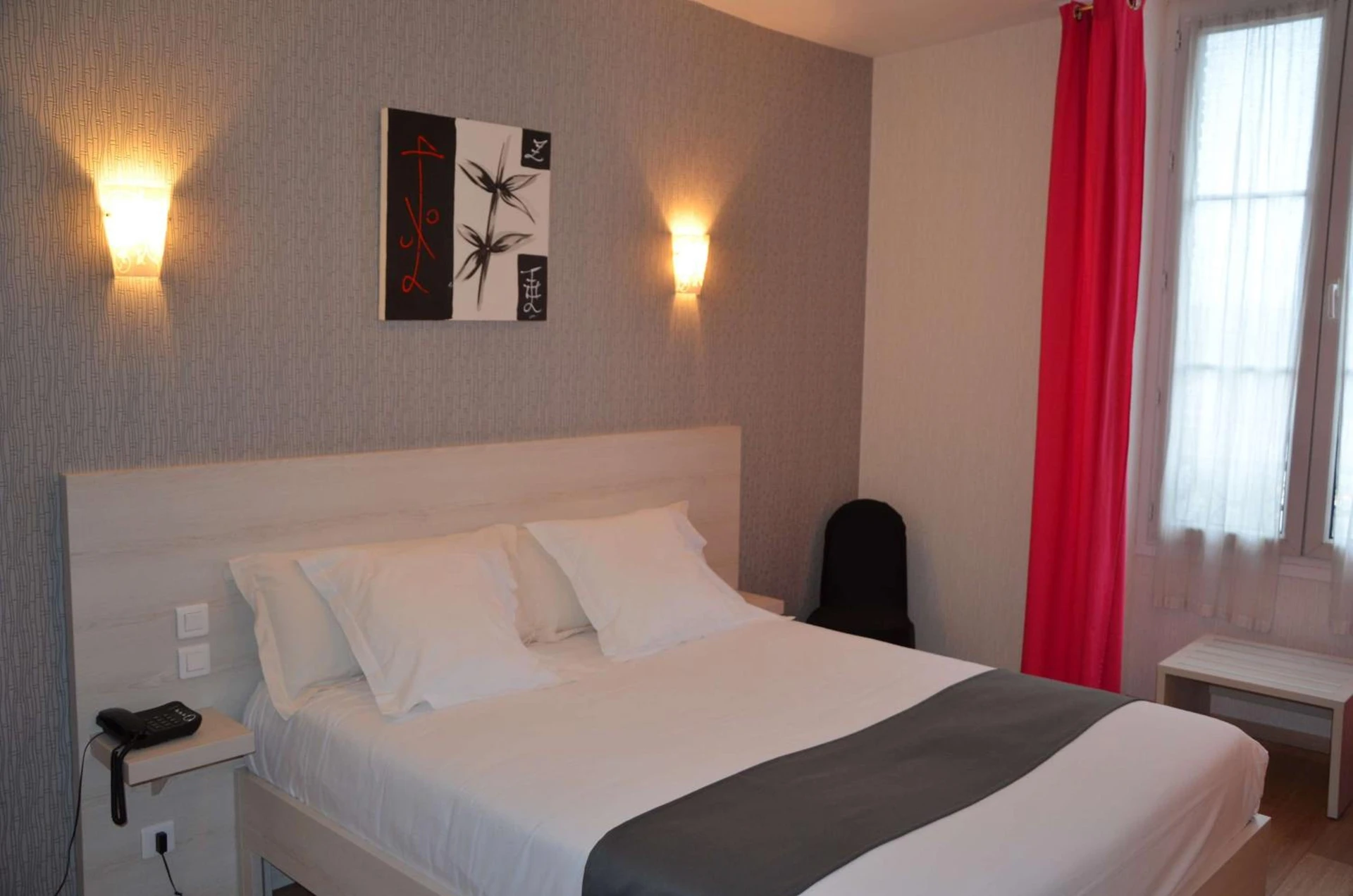 Chambre disponible pour un séminaire d'entreprise à Brit Hotel Du Dauphin L'Aigle - LʼAigle