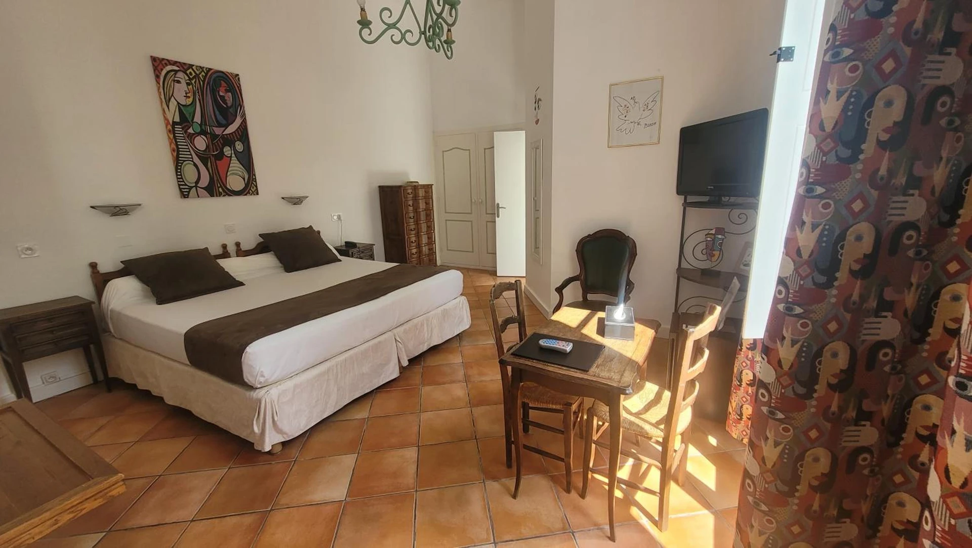 Chambre à Hotel Du Forum - Organiser un séminaire d'entreprise à Arles