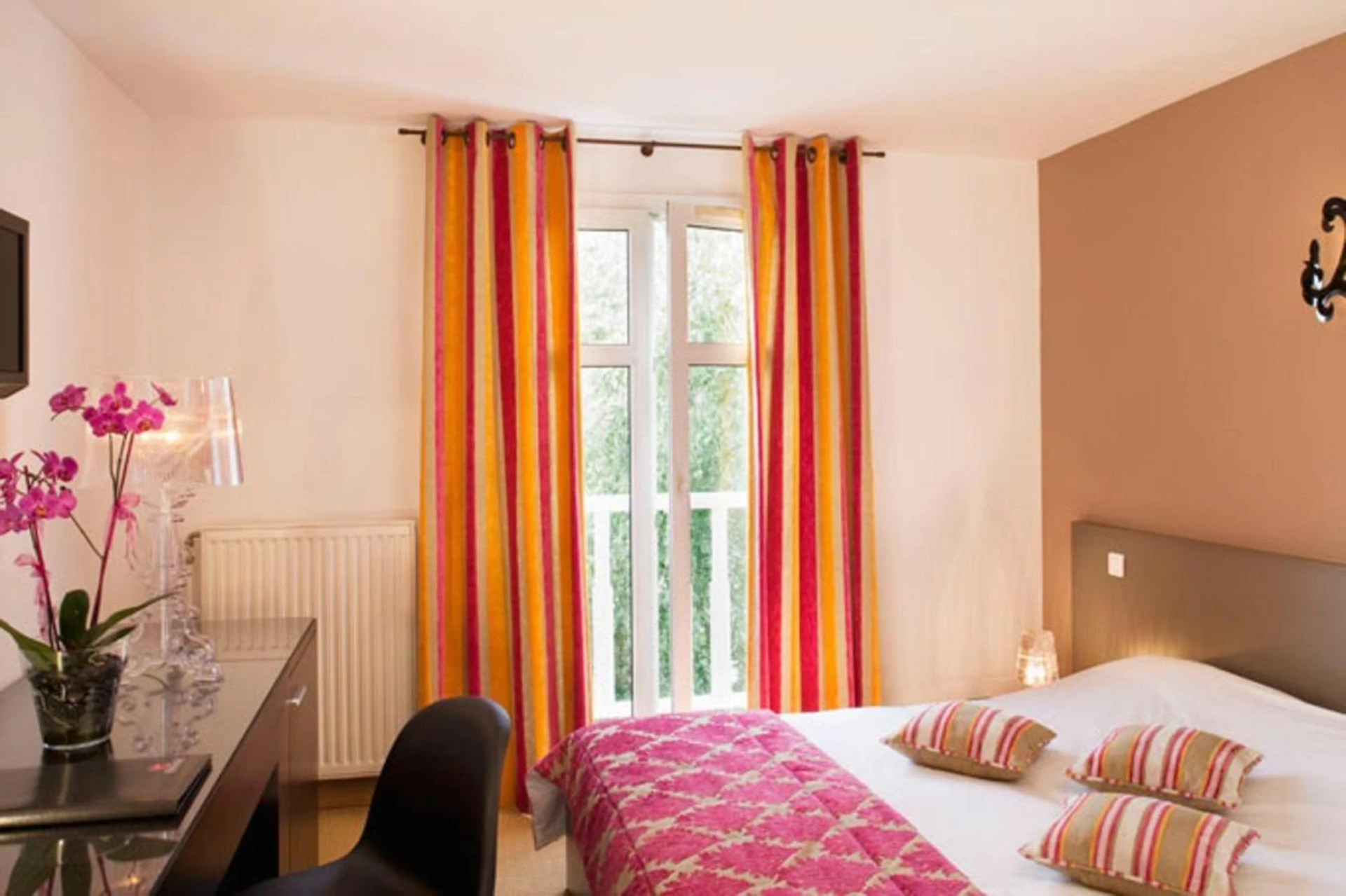 Magnifique chambre pour un séminaire d'entreprise à Hotel Du Golf - Saint-Étienne