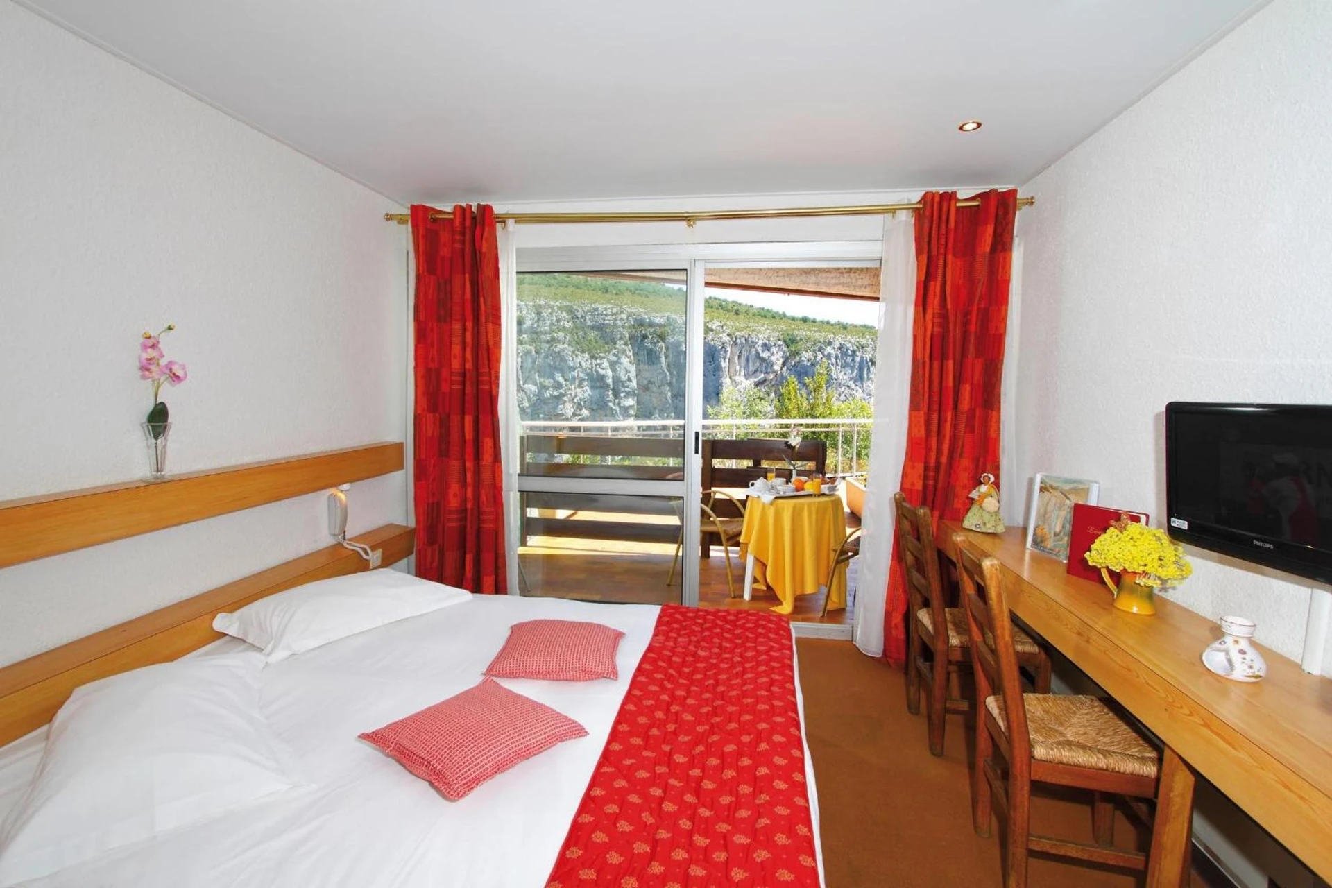 Chambre disponible pour un séminaire d'entreprise à Hotel Grand Canyon du Verdon - Aiguines