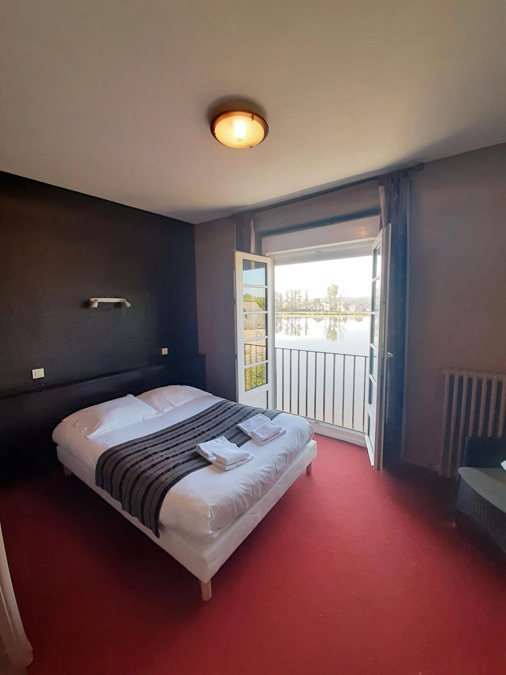 Organiser un séminaire d'entreprise : Hôtel Restaurant du Lac à combourg