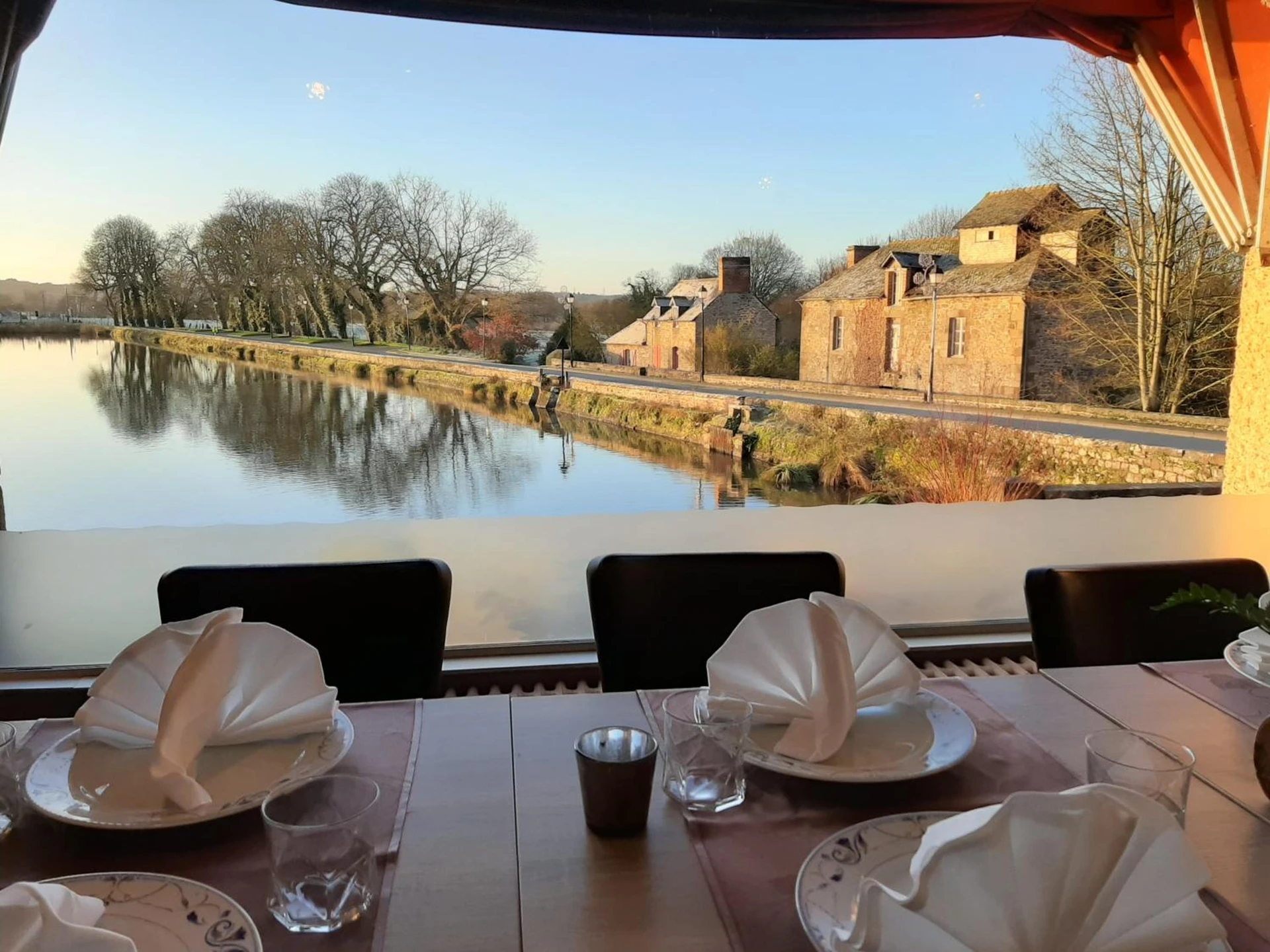 Organiser un séminaire d'entreprise : Hôtel Restaurant du Lac à combourg