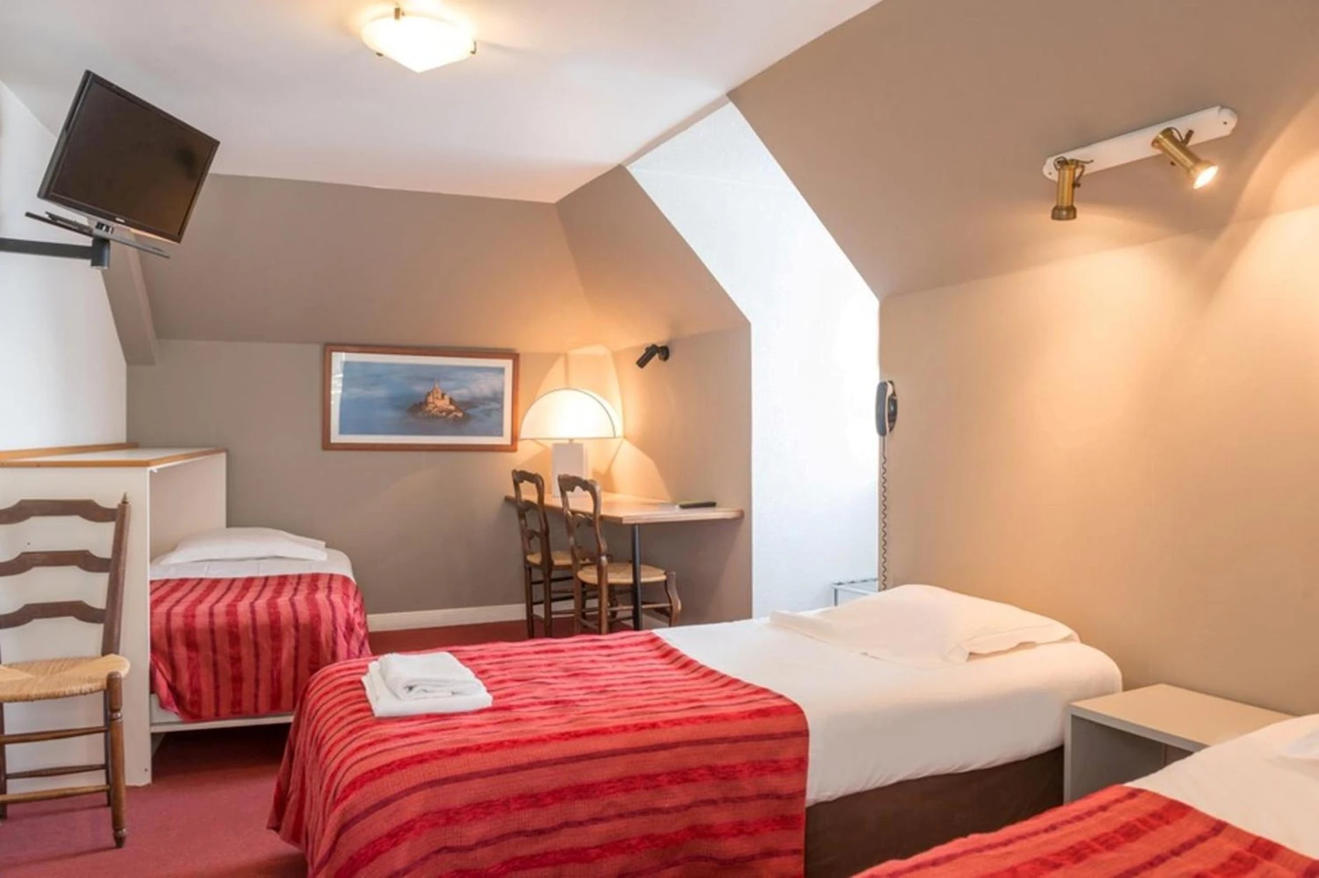 Chambre disponible pour un séminaire d'entreprise à Hôtel Restaurant du Lac - Combourg