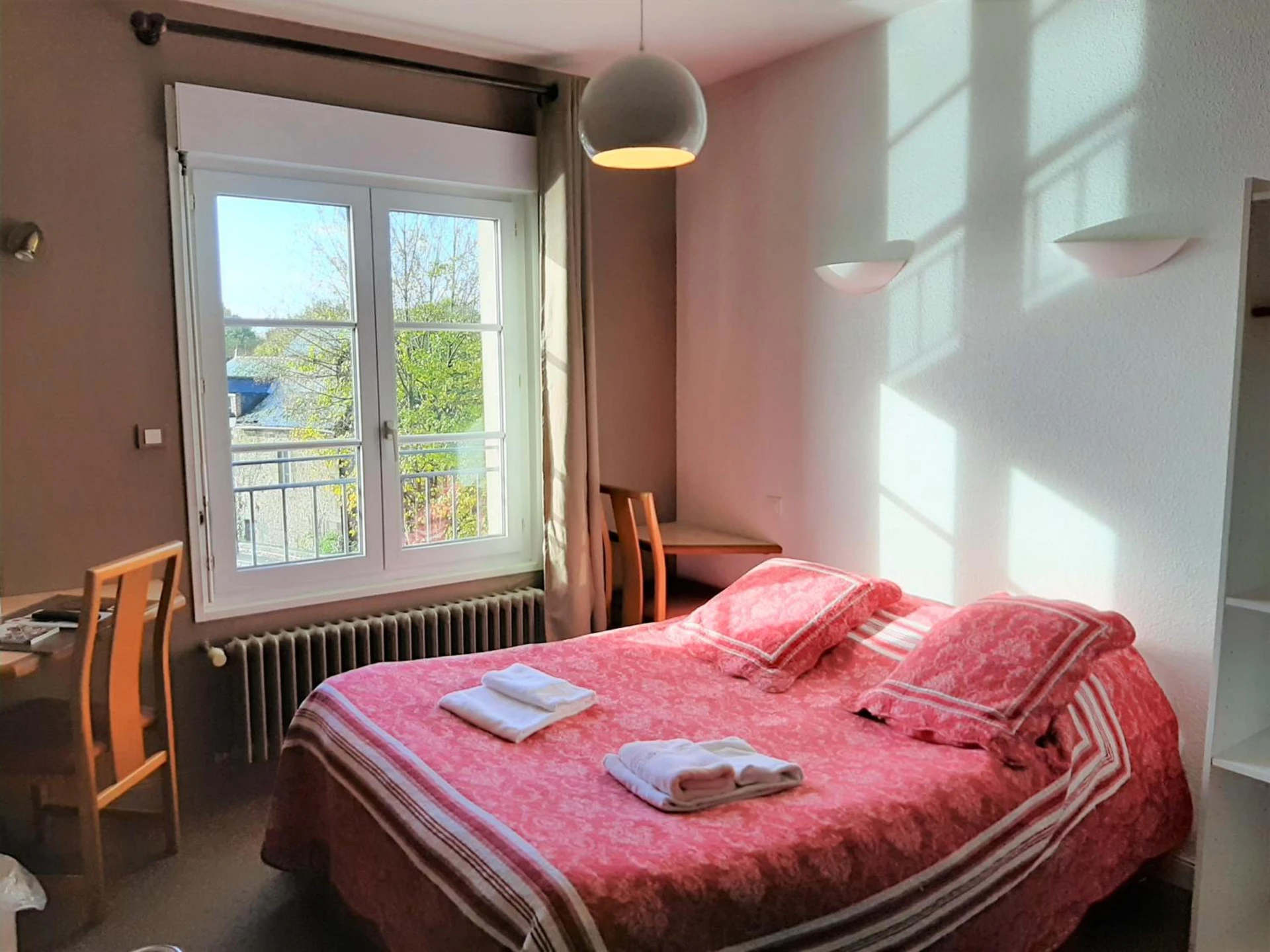 Chambre disponible pour un séminaire d'entreprise à Hôtel Restaurant du Lac - Combourg
