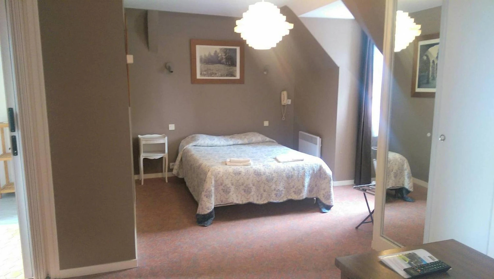 Magnifique chambre pour un séminaire d'entreprise à Hôtel Restaurant du Lac - Combourg
