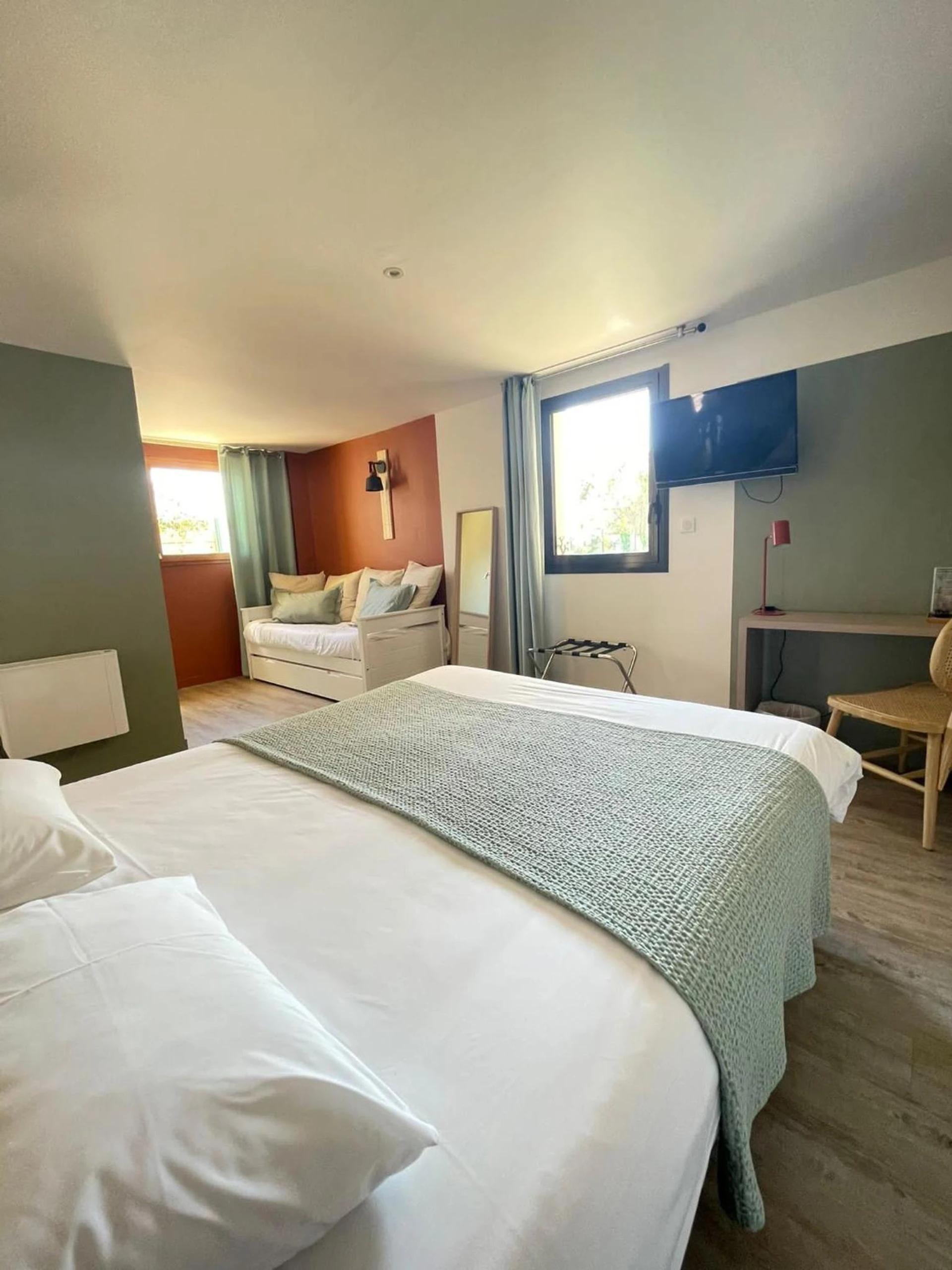 Chambre disponible pour un séminaire d'entreprise à Logis Hôtel du Large - Plougonvelin