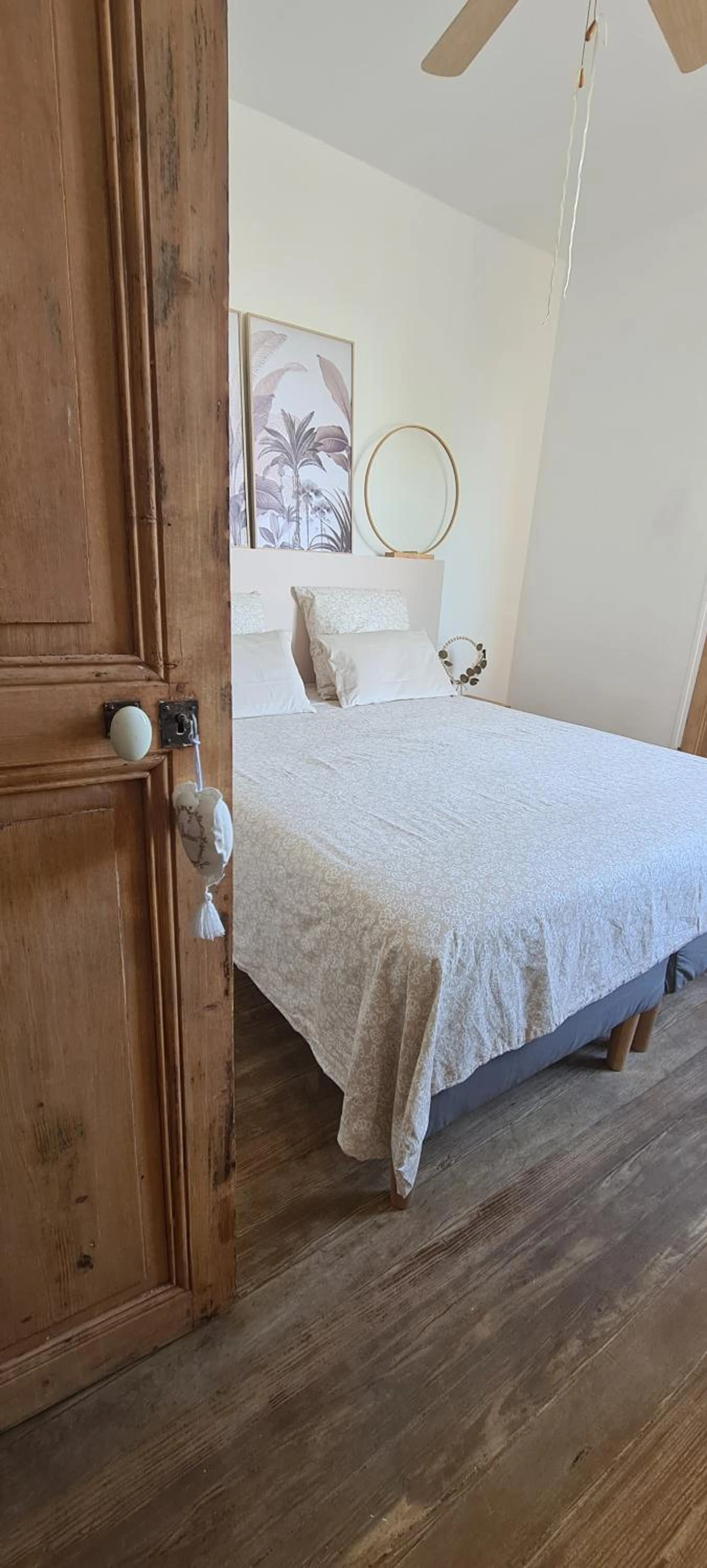 Chambre disponible pour un séminaire d'entreprise à Maison de ville au bord du Lez, 170m2 cosy. - Bollène