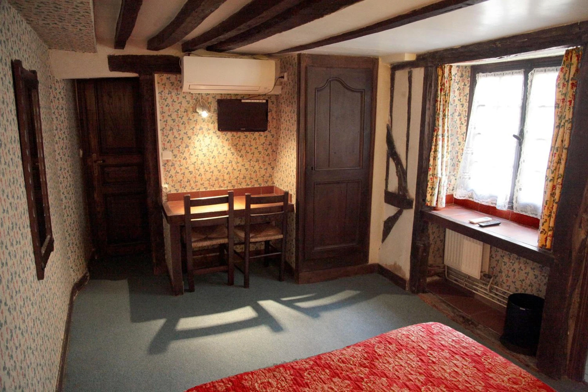 Chambre disponible pour un séminaire d'entreprise à Hotel du Lys - Paris