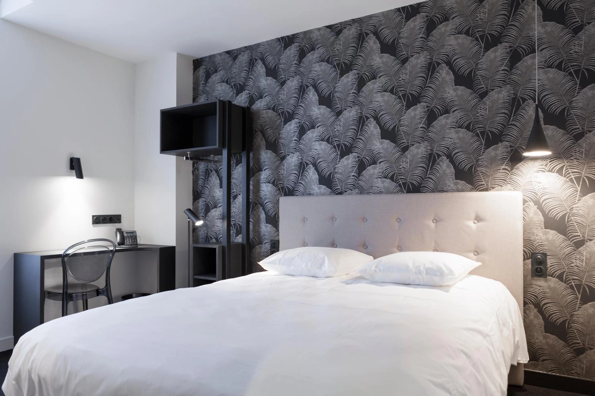 Chambre disponible pour un séminaire d'entreprise à Logis Hotel du Maine - Laval
