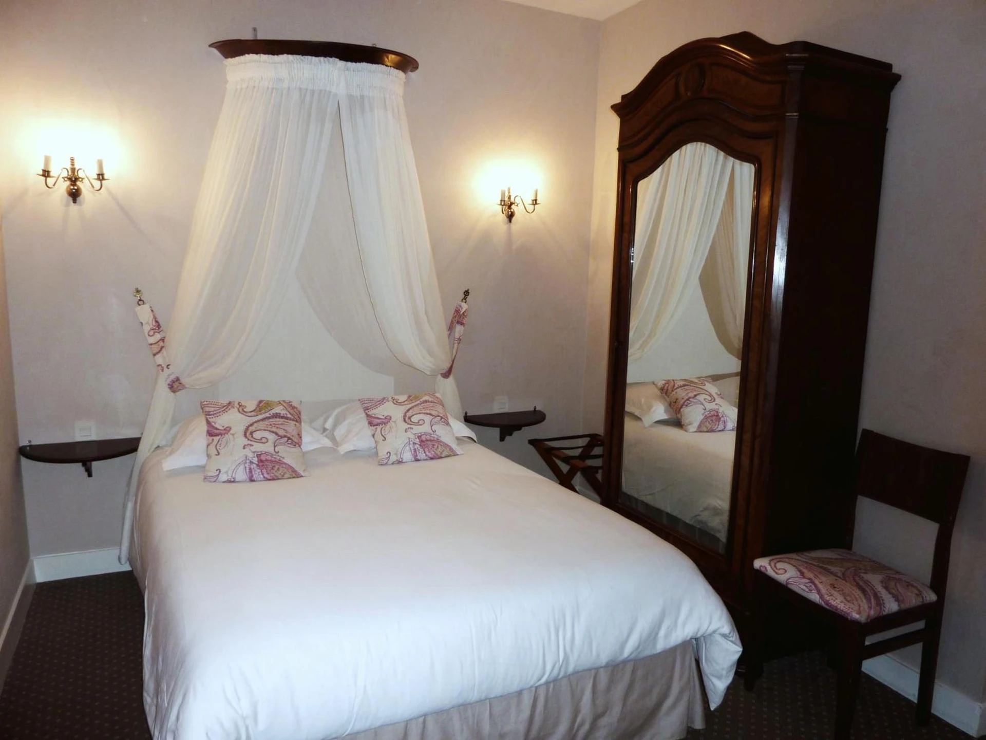 Chambre disponible pour un séminaire d'entreprise à Hôtel Du Manoir - Tours