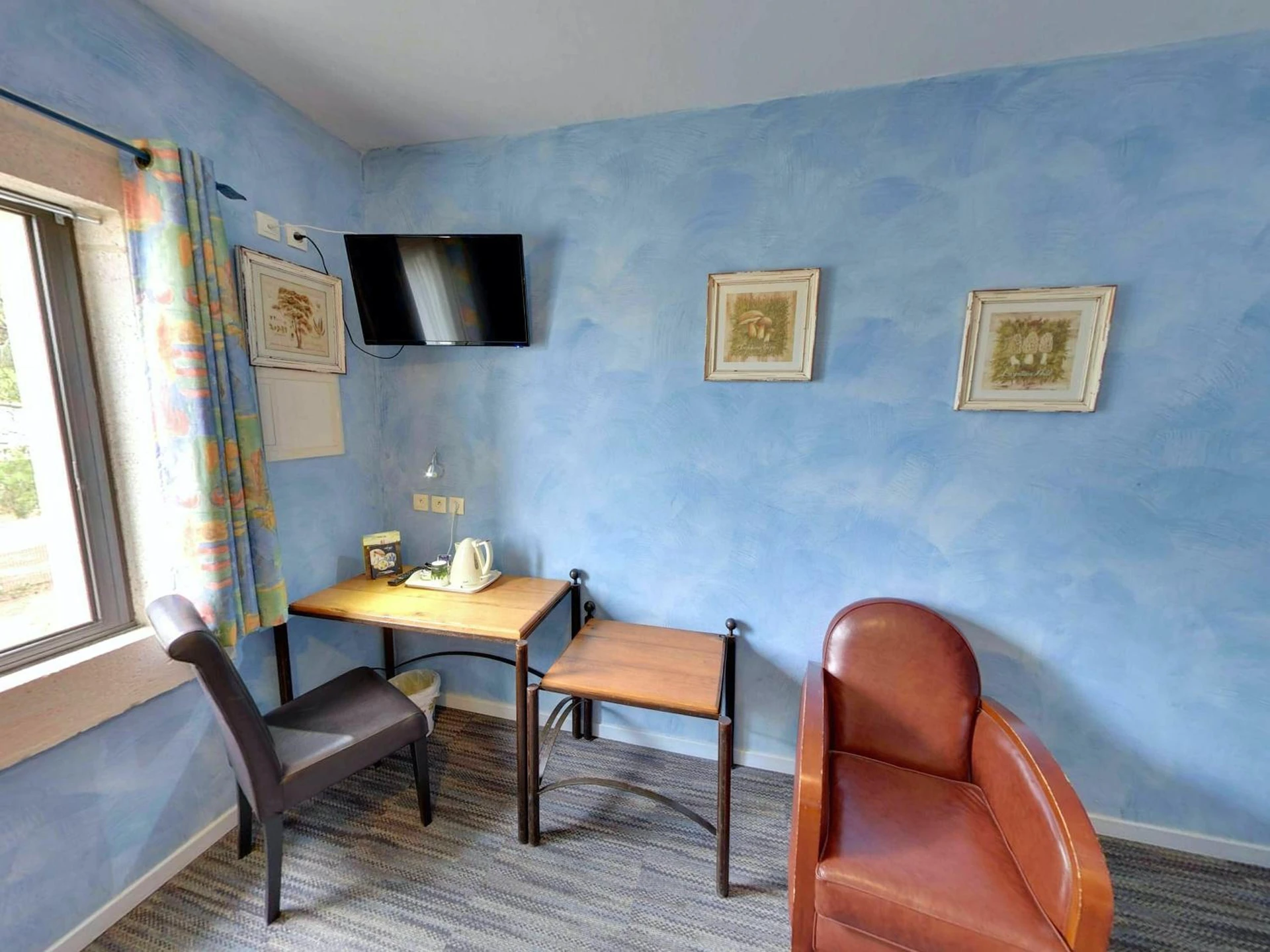 Magnifique chambre pour un séminaire d'entreprise à Hotel du Mas - Vinassan