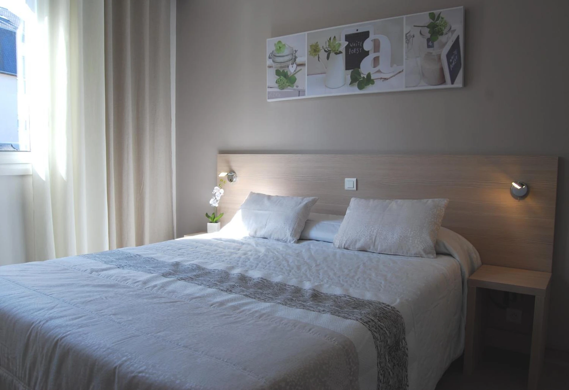 Chambre disponible pour un séminaire d'entreprise à Logis Hôtel Restaurant du Midi - Rodez Centre - Rodez