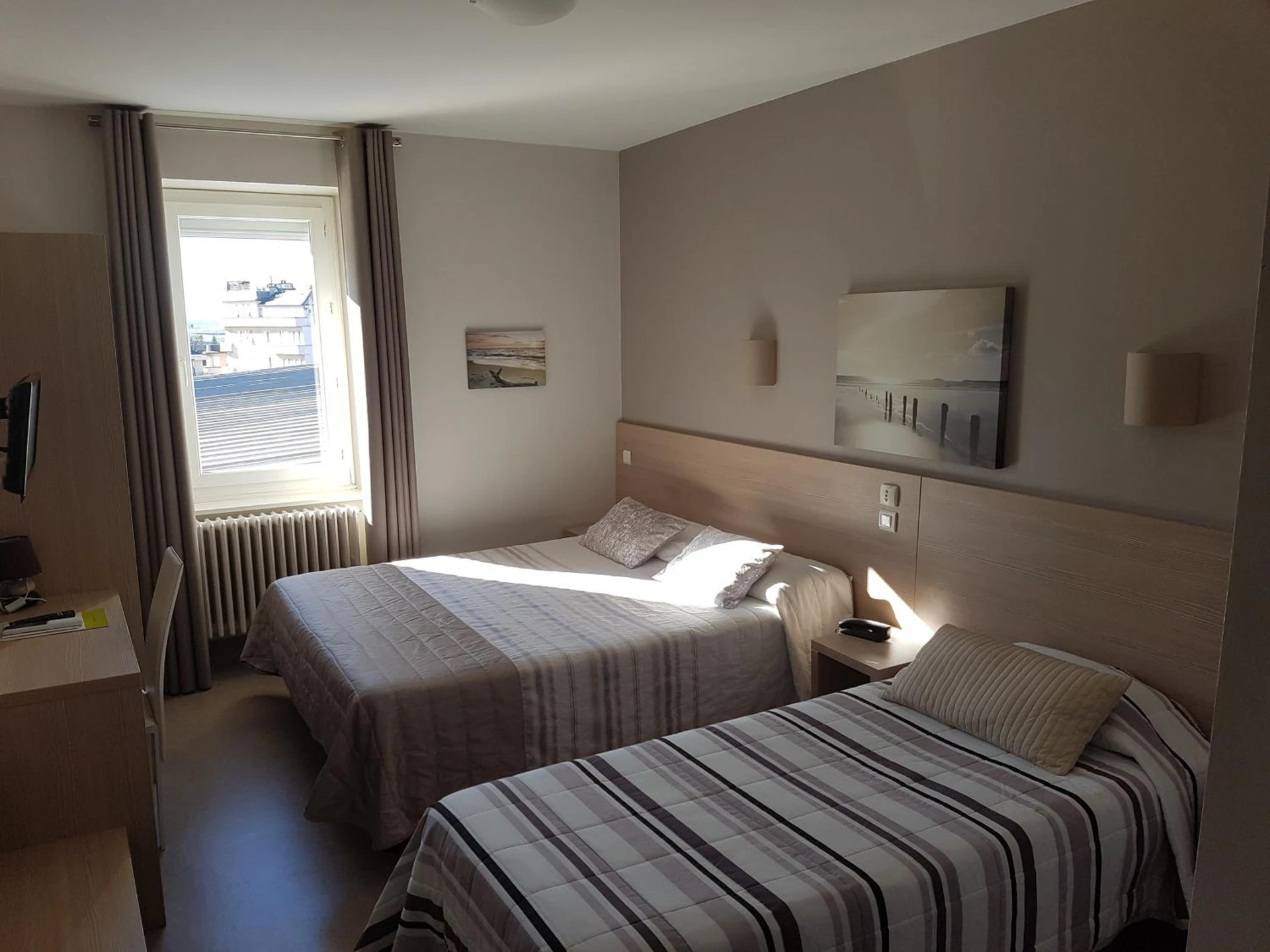 Magnifique chambre pour un séminaire d'entreprise à Logis Hôtel Restaurant du Midi - Rodez Centre - Rodez