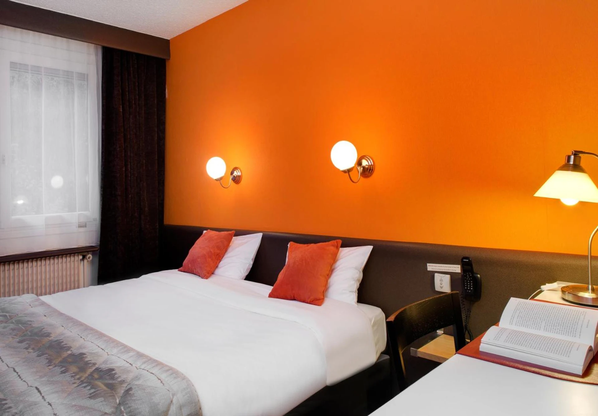 Chambre disponible pour un séminaire d'entreprise à Logis Hôtel du Midi - Saint Etienne Sud - Saint-Étienne