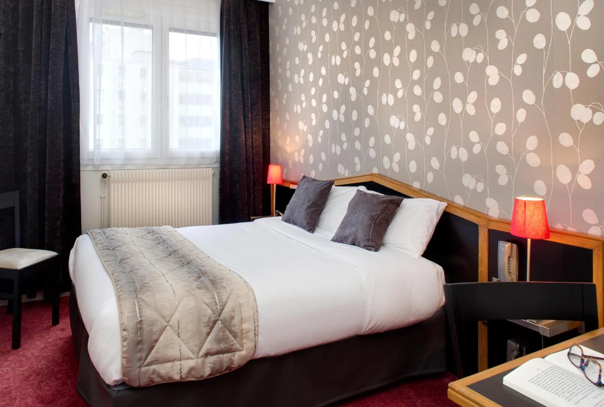 Magnifique chambre pour un séminaire d'entreprise à Logis Hôtel du Midi - Saint Etienne Sud - Saint-Étienne