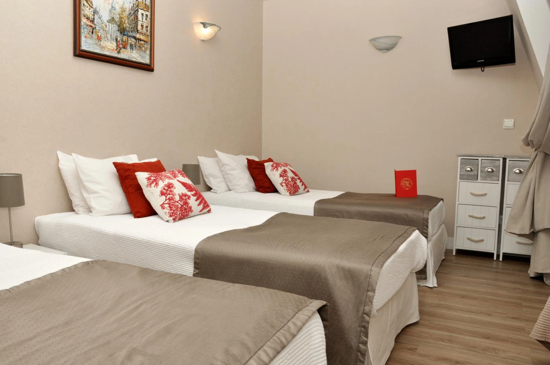 Chambre disponible pour un séminaire d'entreprise à Hôtel du Mont Blanc - Paris