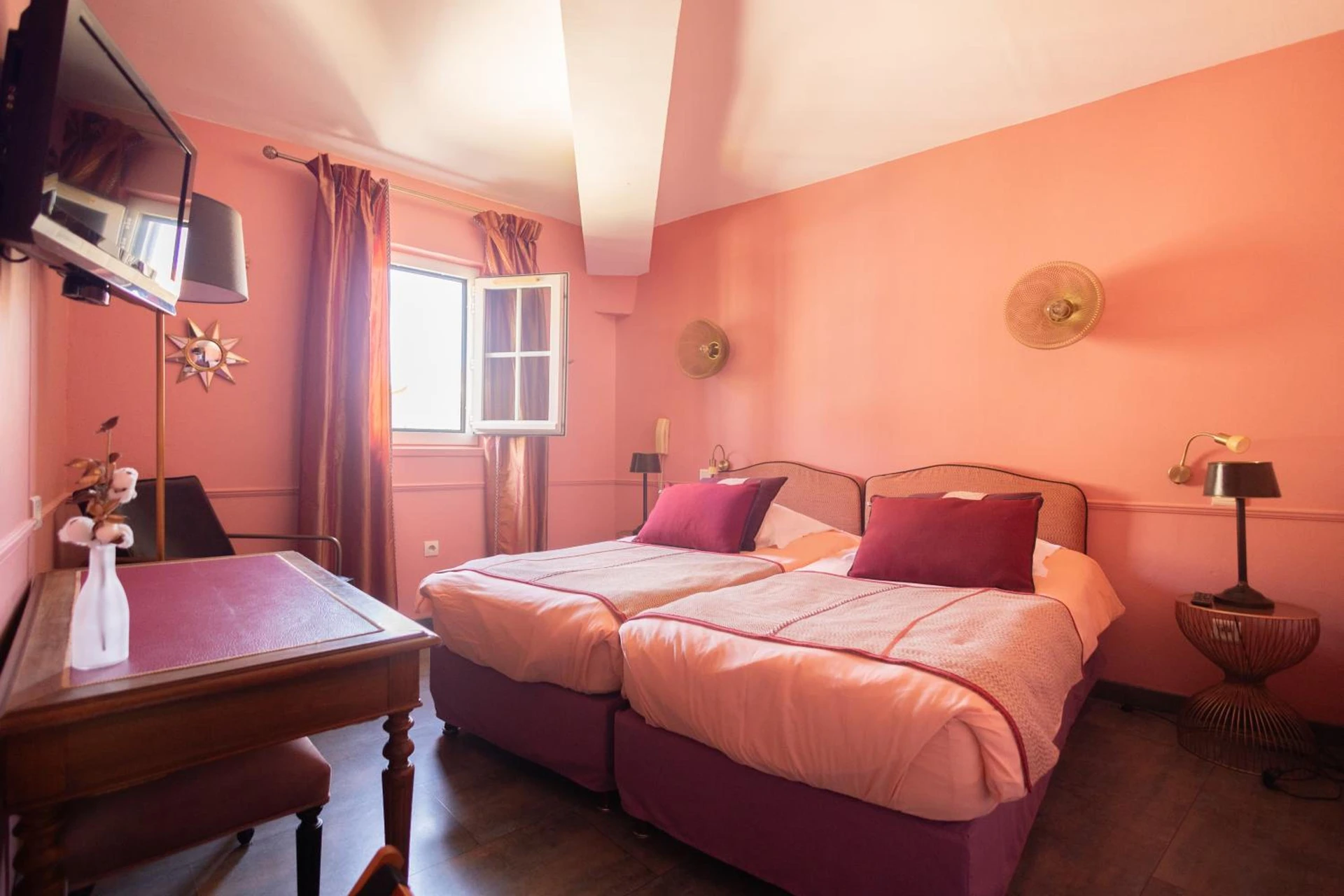 Chambre disponible pour un séminaire d'entreprise à Hotel du Palais - Montpellier