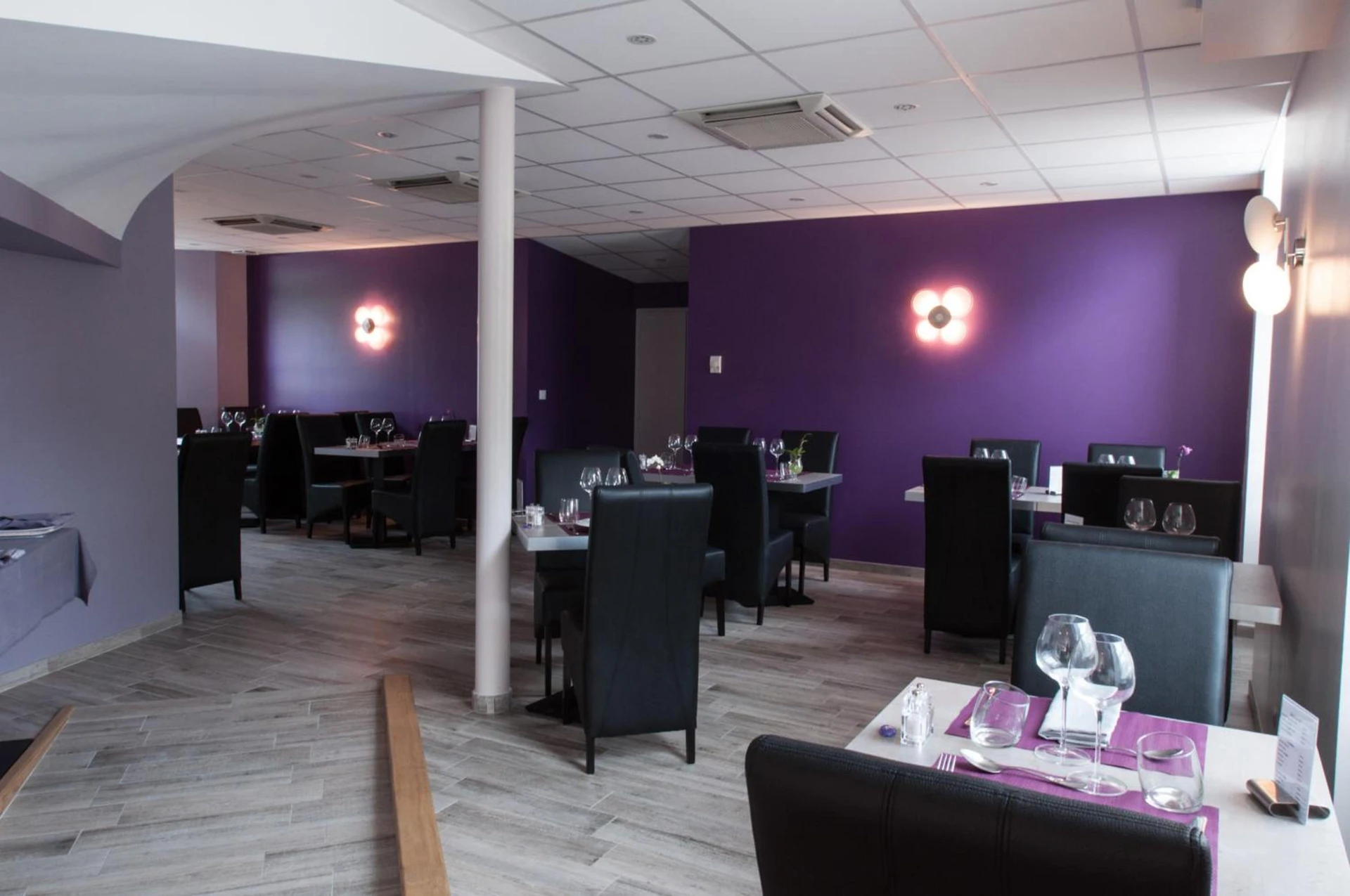 Organiser un séminaire d'entreprise : Logis Hotel du Parc-Restaurant - Le Rouget de Lisle à lons-le-saunier