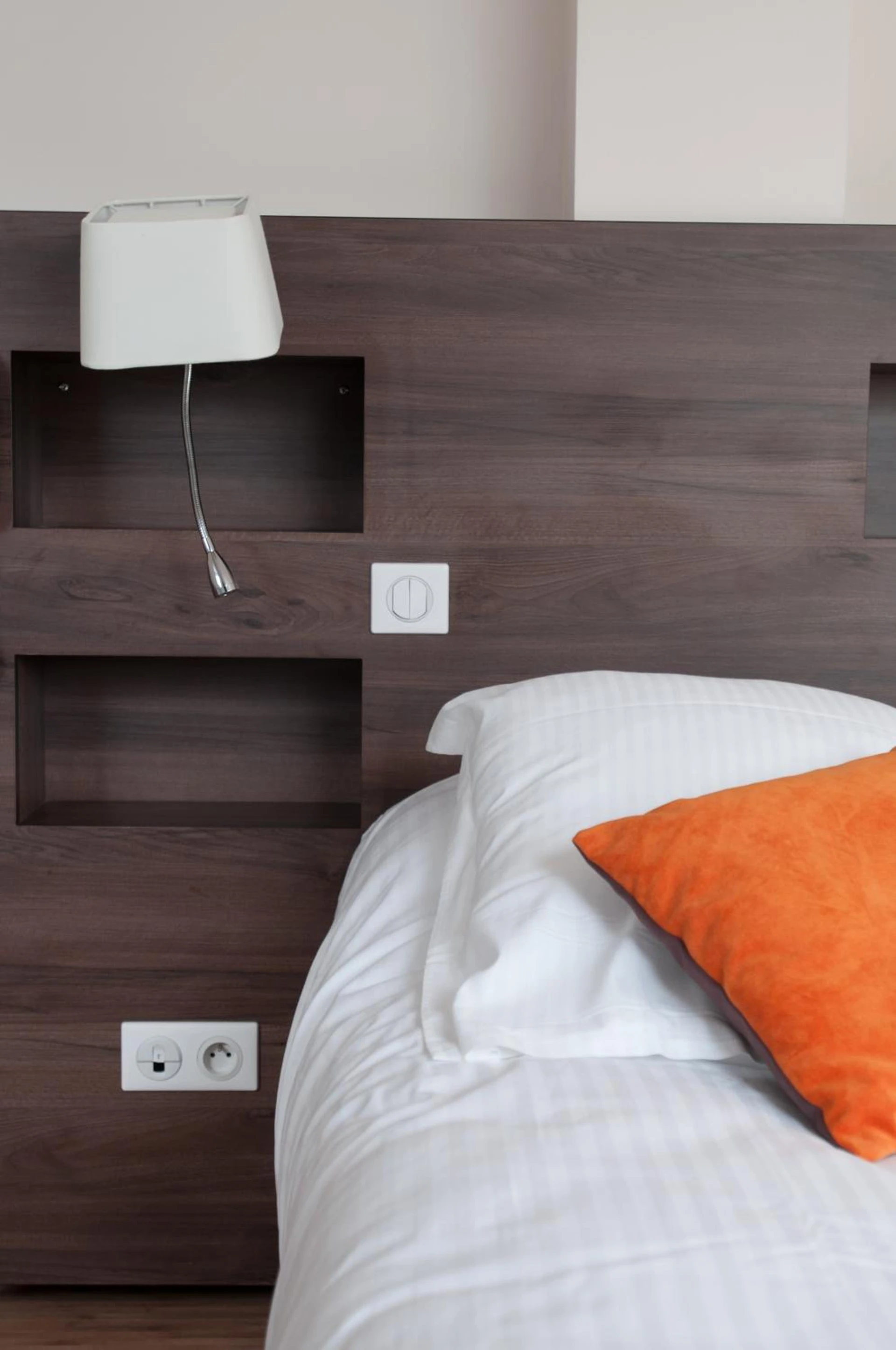 Chambre disponible pour un séminaire d'entreprise à Logis Hotel du Parc-Restaurant - Le Rouget de Lisle - Lons-le-Saunier