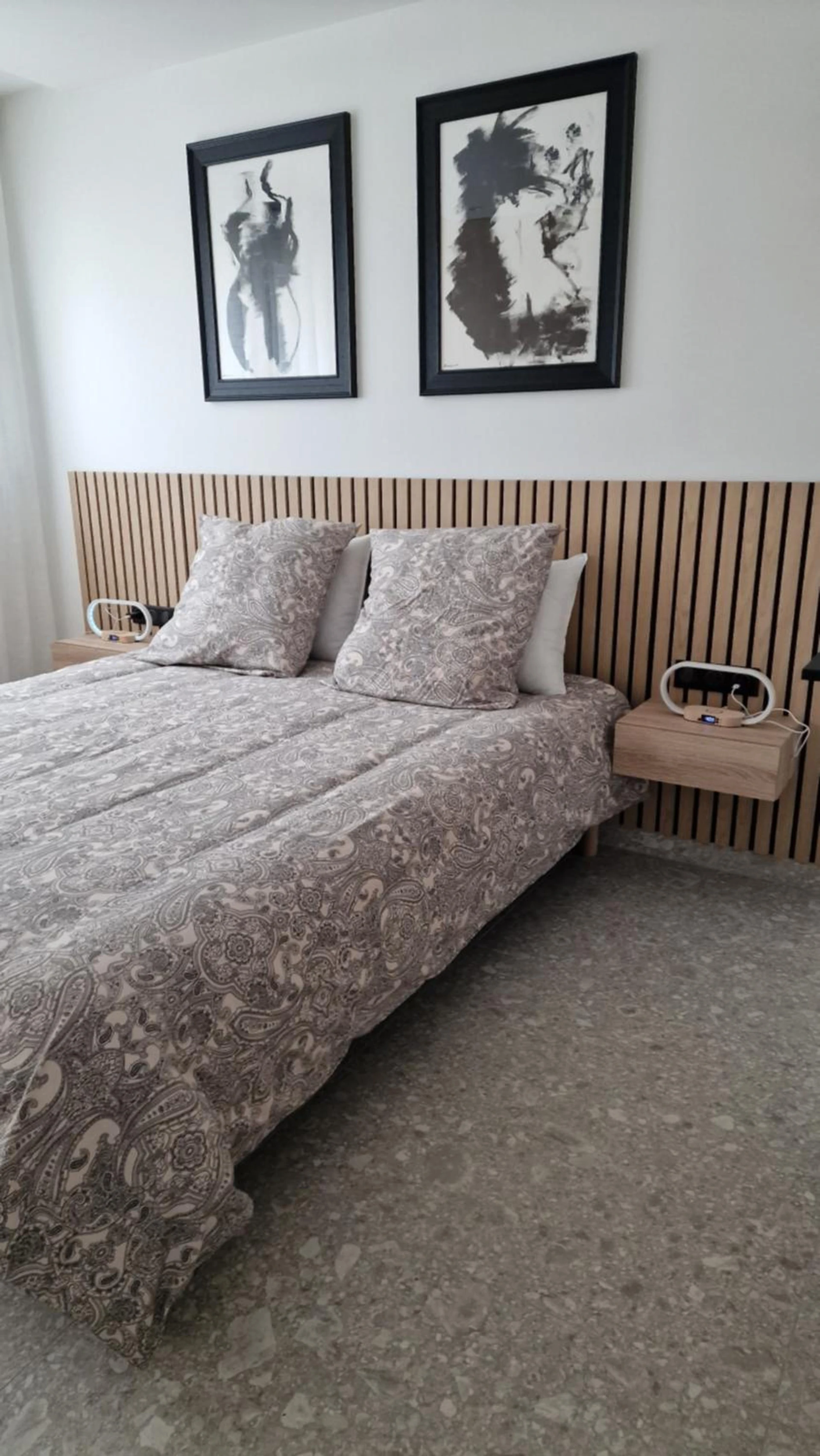 Chambre disponible pour un séminaire d'entreprise à Moderne F3 - 10 min aeroport CDG - Paris - Parc Astérix - Disneyland Paris - Tour Eiffel - Champs Elysée - 15 min Parc des expositions Villepinte - 10 min Le Bourget - 5 min du Golf international de Roissy- JO 2024 - Le Thillay