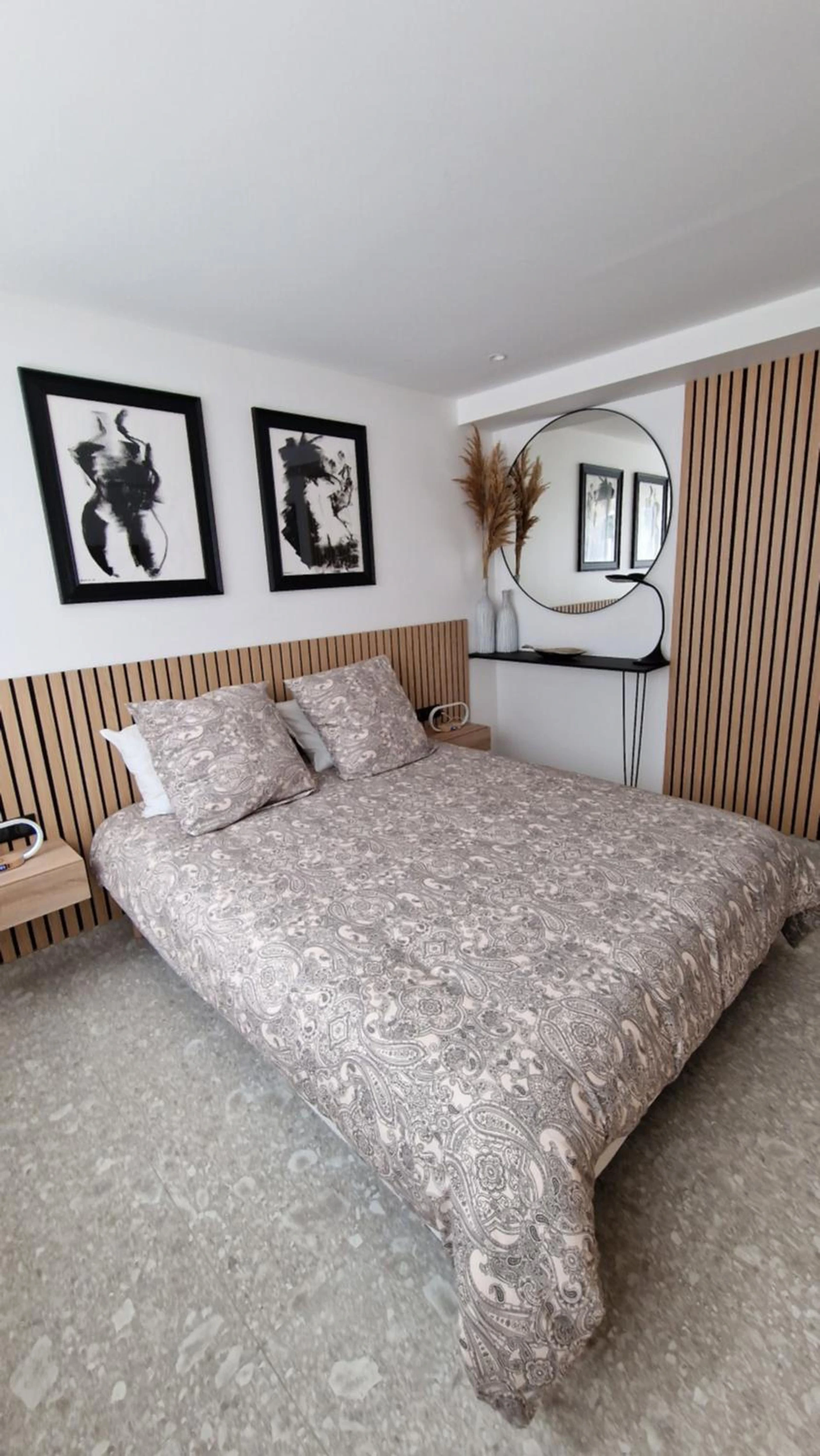 Chambre disponible pour un séminaire d'entreprise à Moderne F3 - 10 min aeroport CDG - Paris - Parc Astérix - Disneyland Paris - Tour Eiffel - Champs Elysée - 15 min Parc des expositions Villepinte - 10 min Le Bourget - 5 min du Golf international de Roissy- JO 2024 - Le Thillay