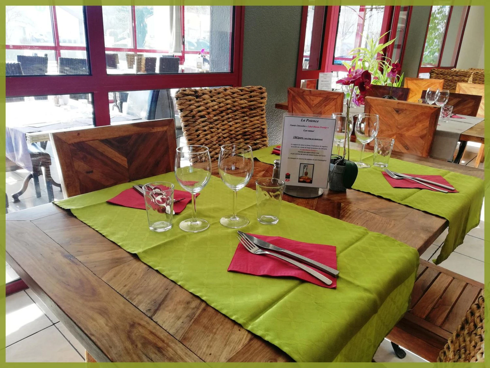 Ambiance de travail pour séminaire d'entreprise à Hôtel du Parc Limoges & Restaurant "Le temps d'une pause" - Limoges