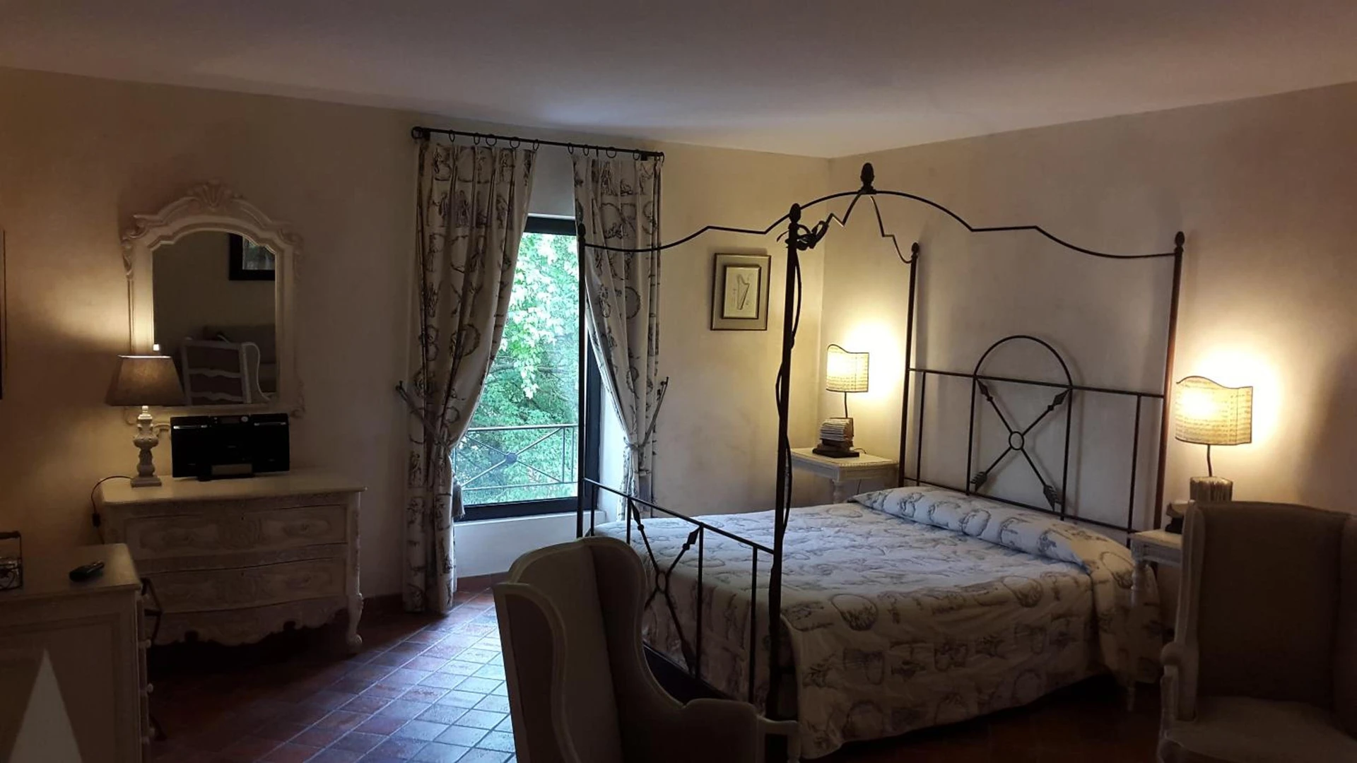 Chambre disponible pour un séminaire d'entreprise à Hotel du Poète - Fontaine-de-Vaucluse