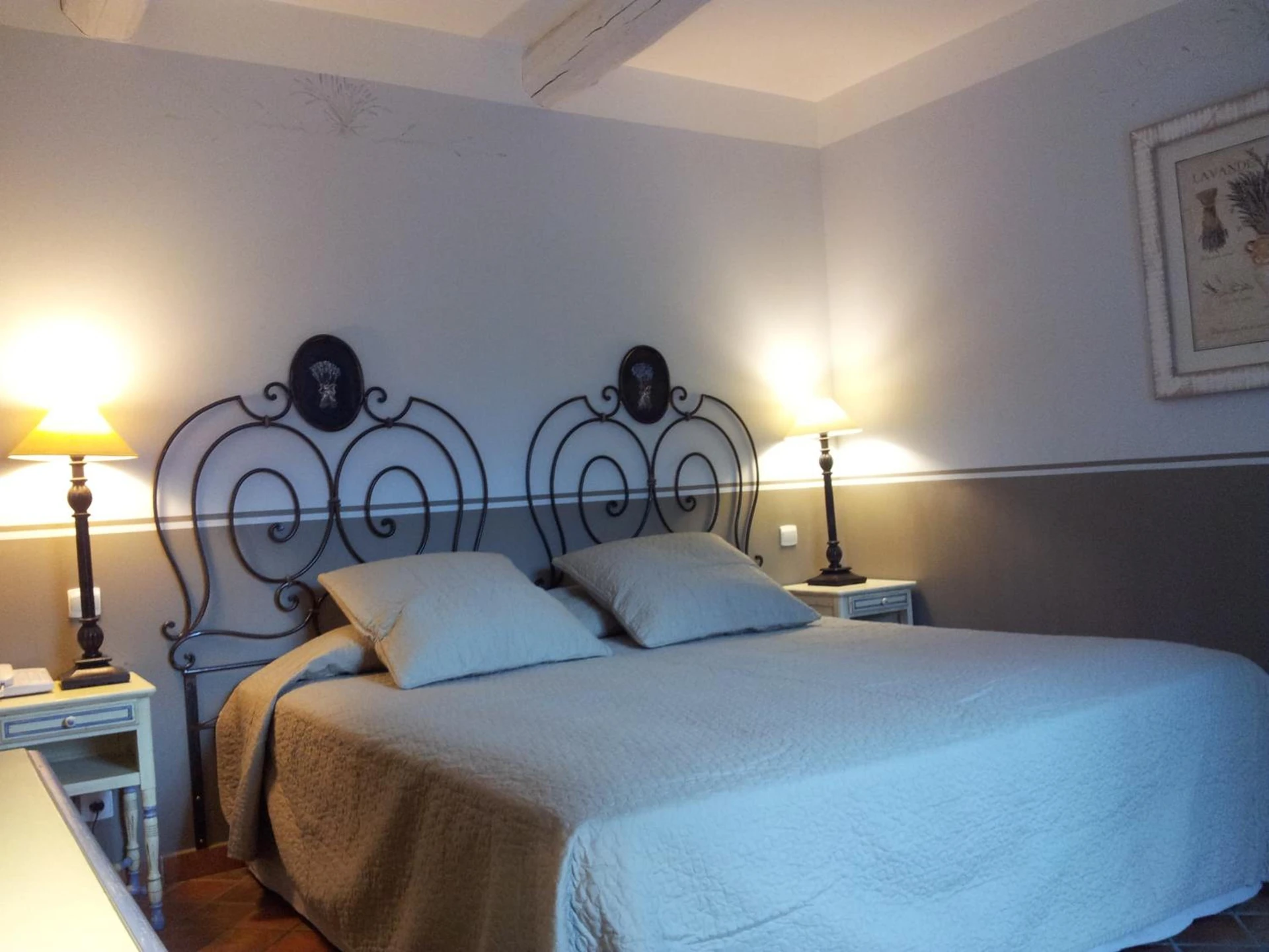 Chambre disponible pour un séminaire d'entreprise à Hotel du Poète - Fontaine-de-Vaucluse