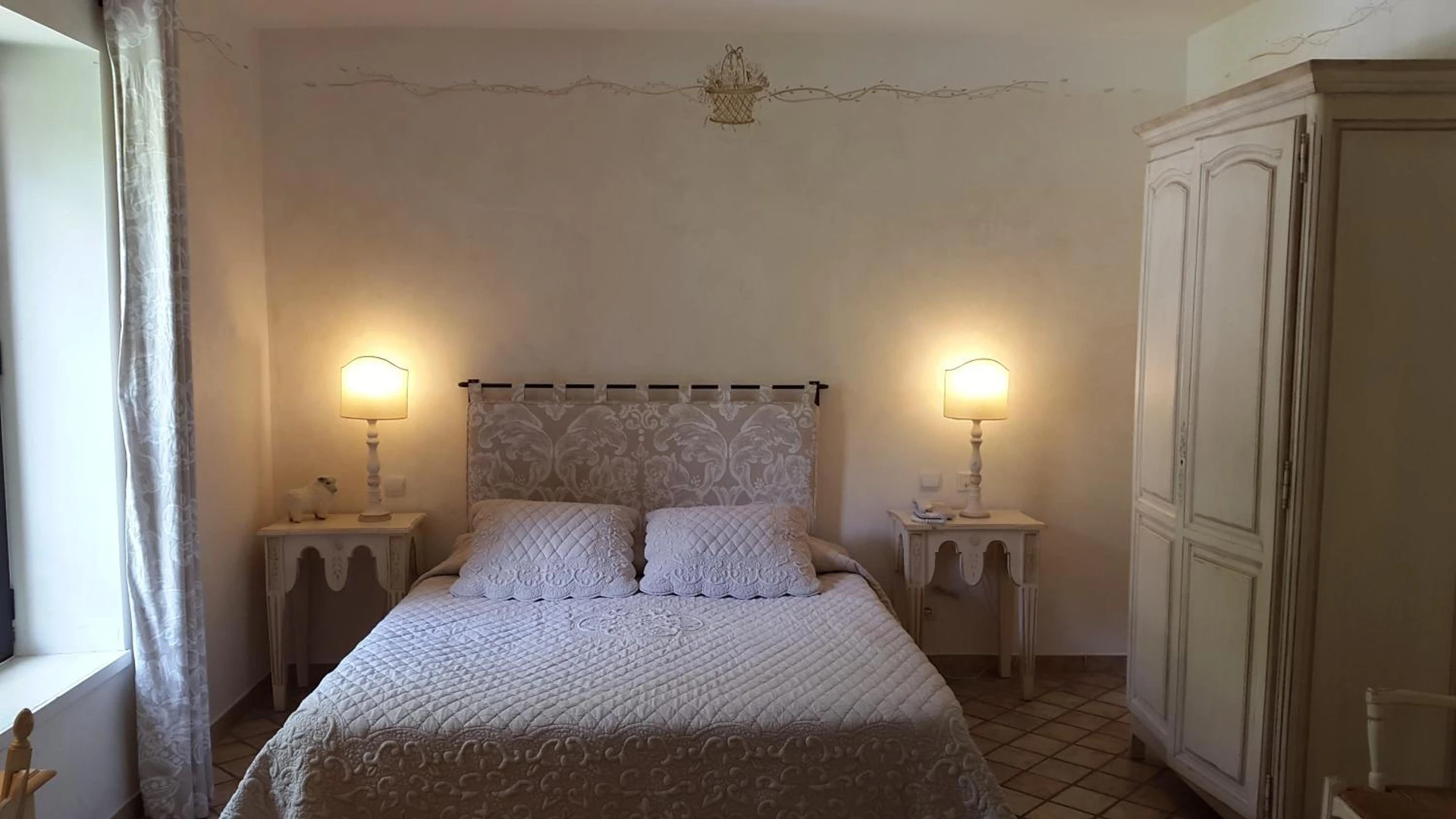 Magnifique chambre pour un séminaire d'entreprise à Hotel du Poète - Fontaine-de-Vaucluse