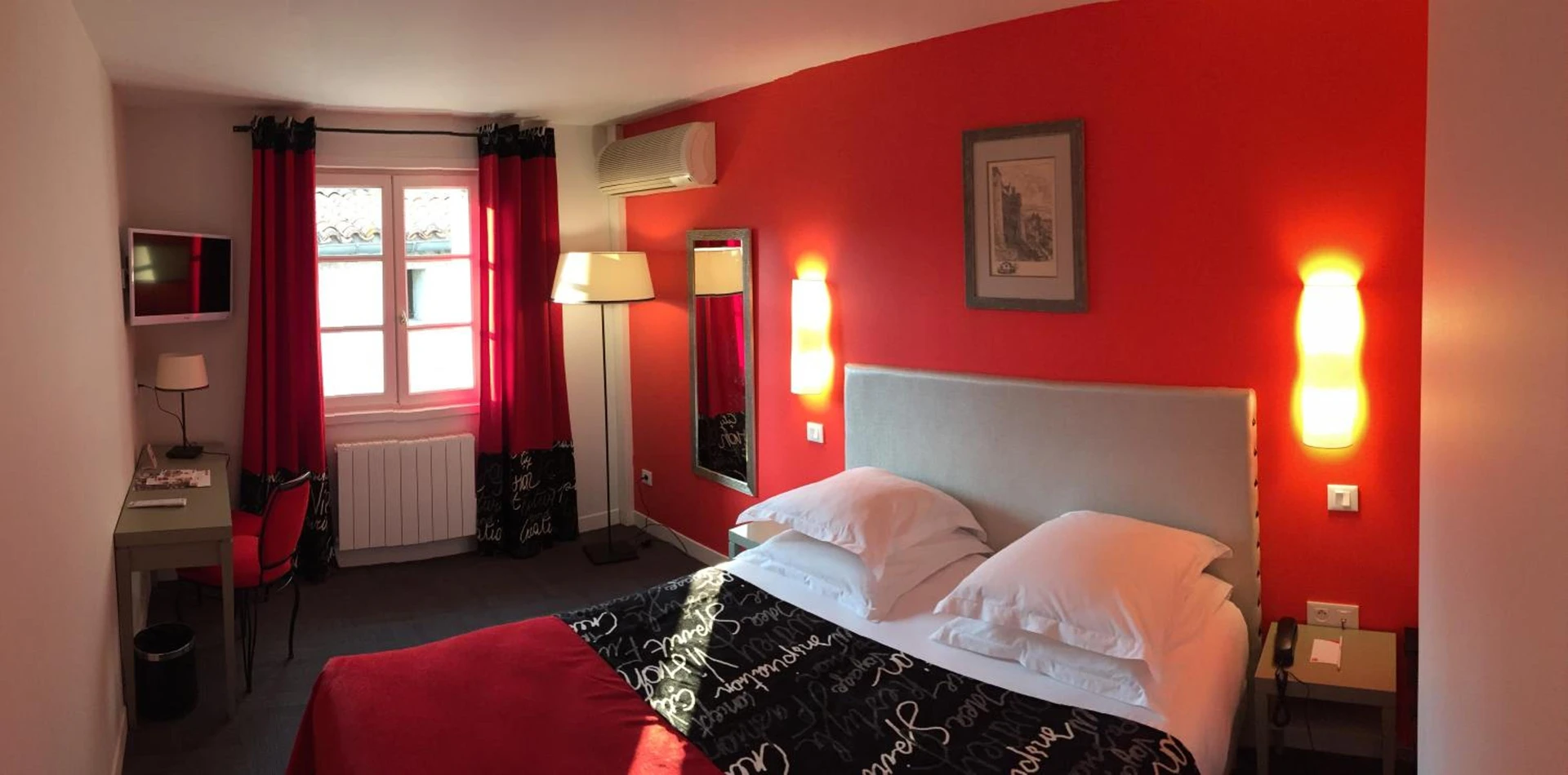 Chambre disponible pour un séminaire d'entreprise à Hotel Du Pont Vieux - Carcassonne