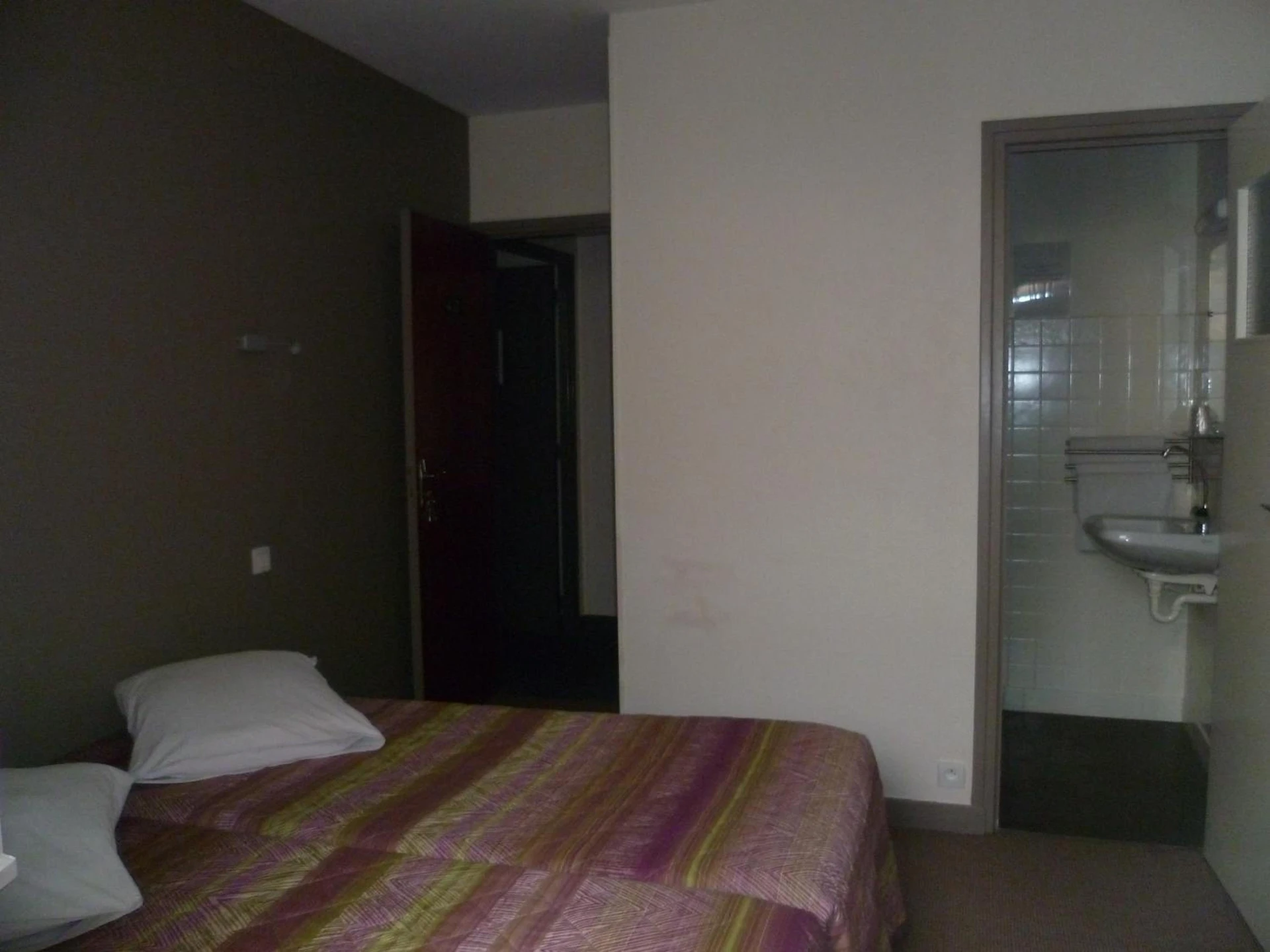 Chambre disponible pour un séminaire d'entreprise à Hotel Du Port - Concarneau