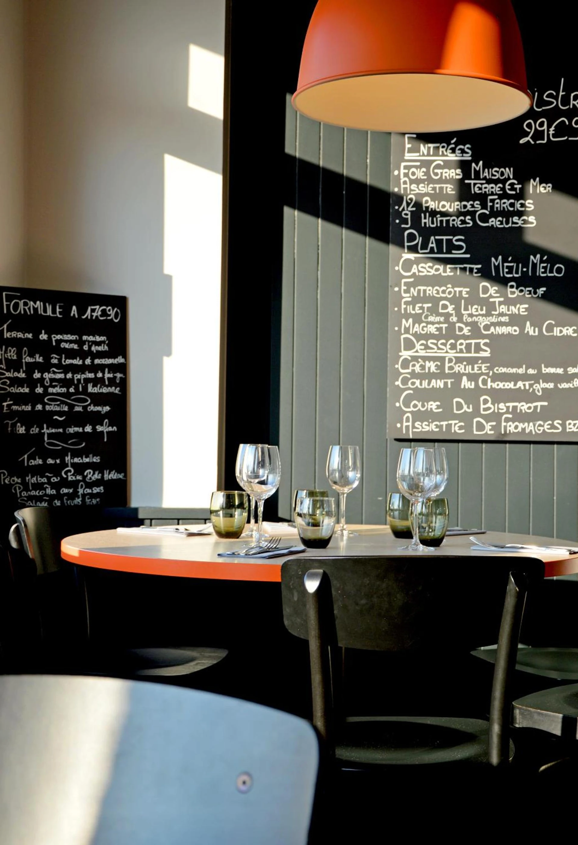 Organiser un séminaire d'entreprise : Logis Hotel Du Port à plobannalec-lesconil