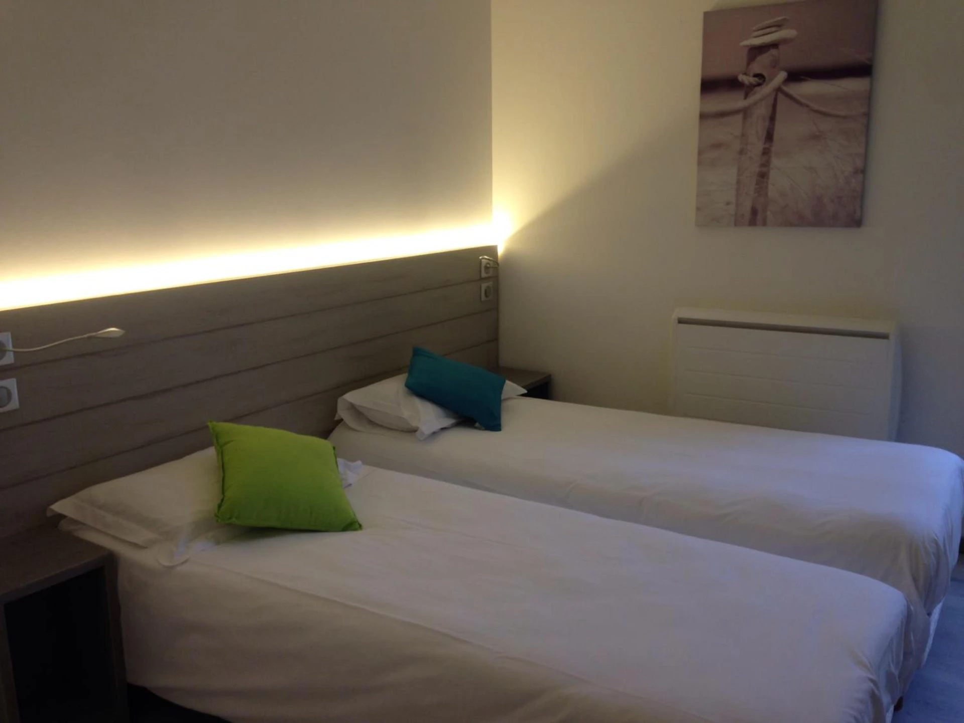 Chambre disponible pour un séminaire d'entreprise à Hotel-Restaurant Du Port - Mèze