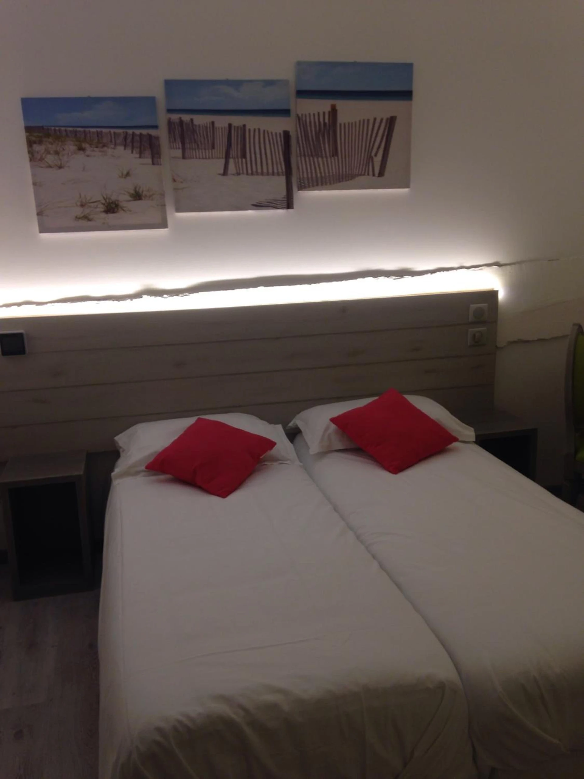 Chambre disponible pour un séminaire d'entreprise à Hotel-Restaurant Du Port - Mèze