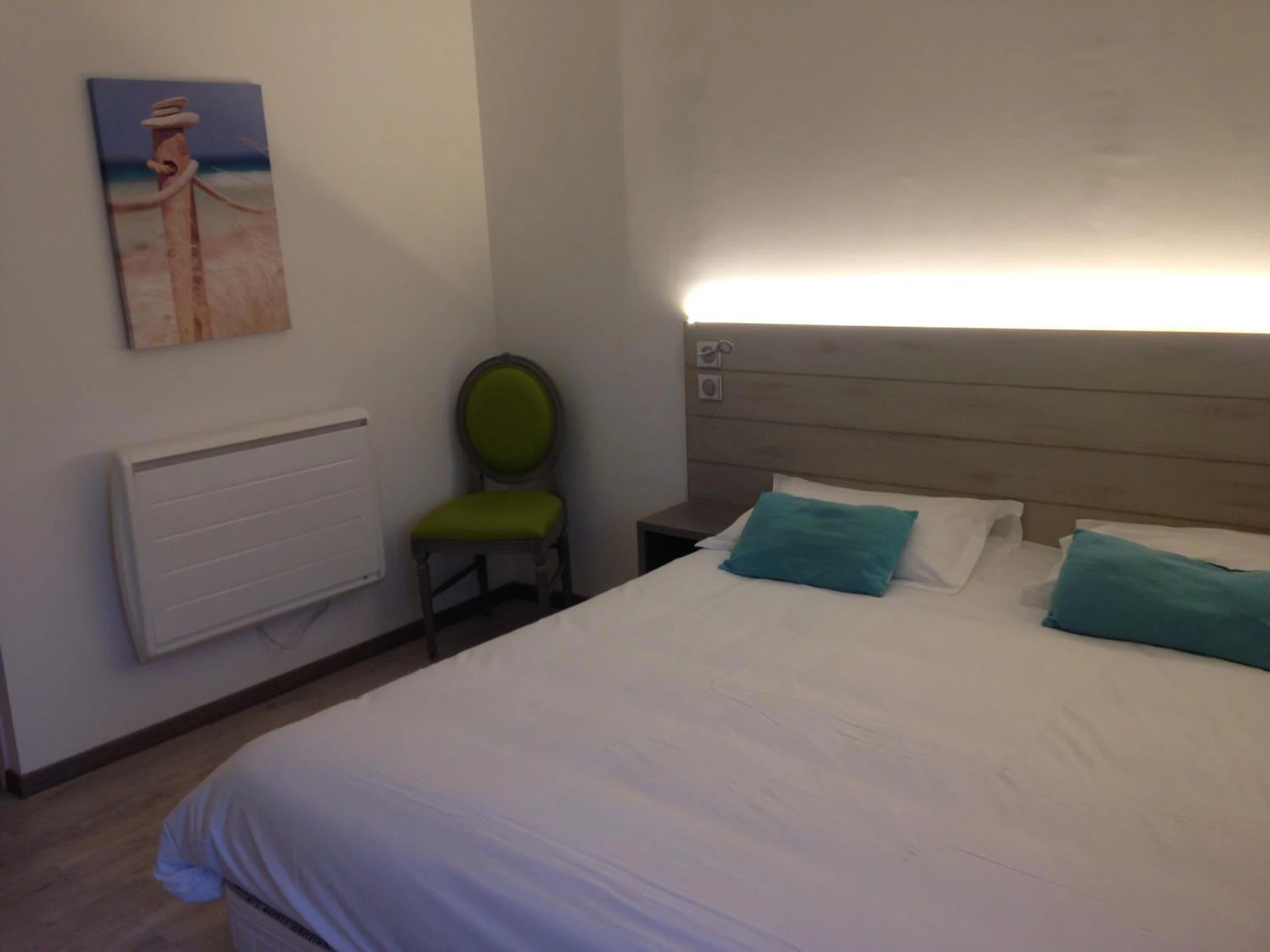 Chambre disponible pour un séminaire d'entreprise à Hotel-Restaurant Du Port - Mèze