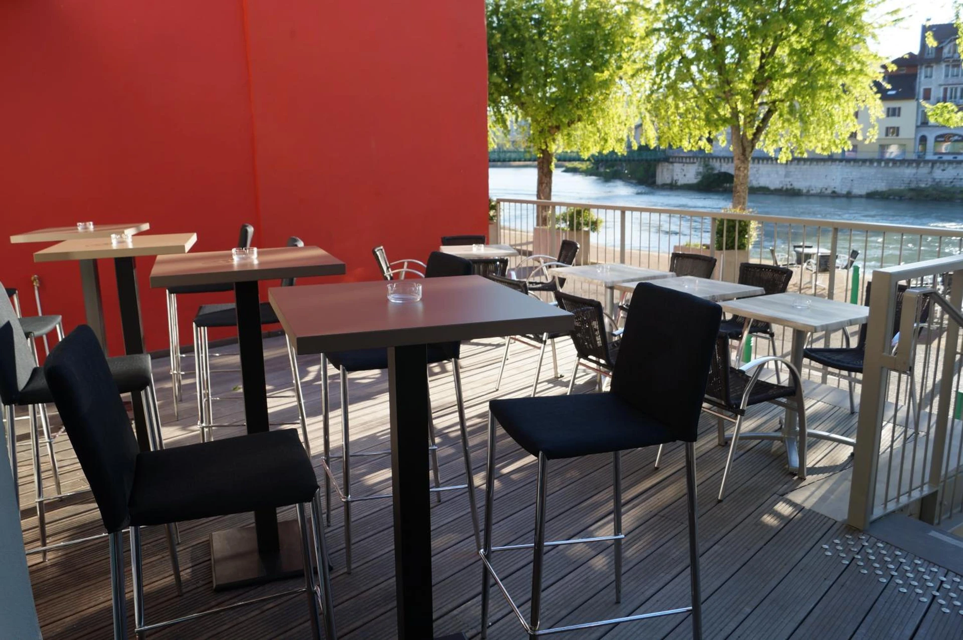 Organiser un séminaire d'entreprise : hotel du Rhône à seyssel