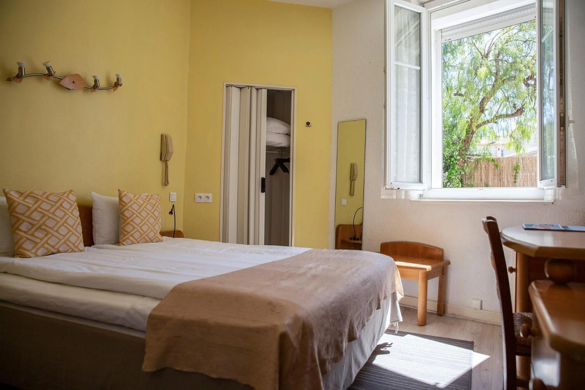 Chambre disponible pour un séminaire d'entreprise à Hôtel Du Soleil - Saint-Raphaël