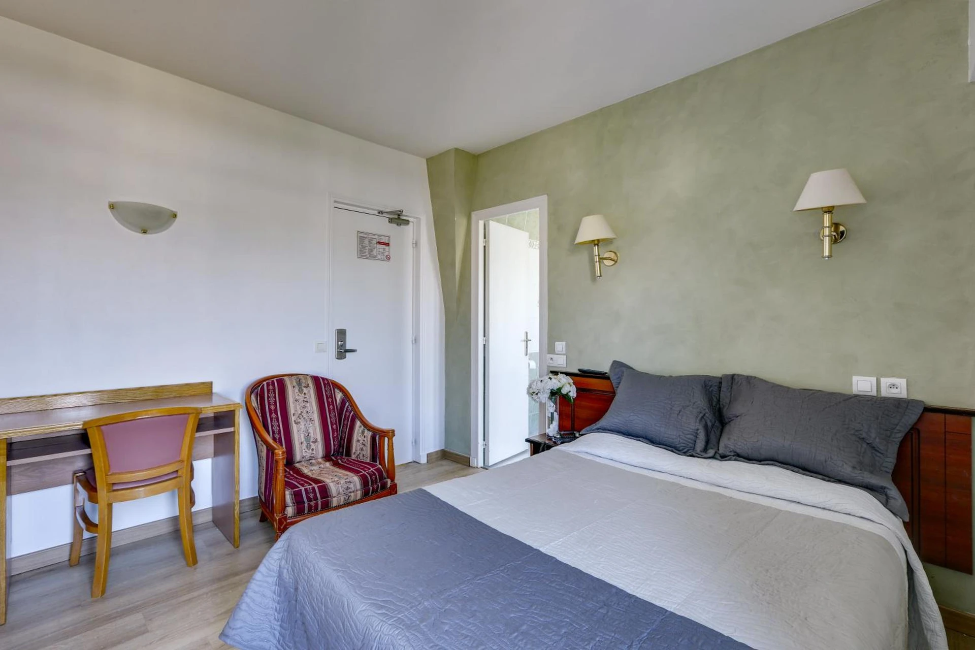 Chambre disponible pour un séminaire d'entreprise à Hôtel du Square d'Anvers - Paris